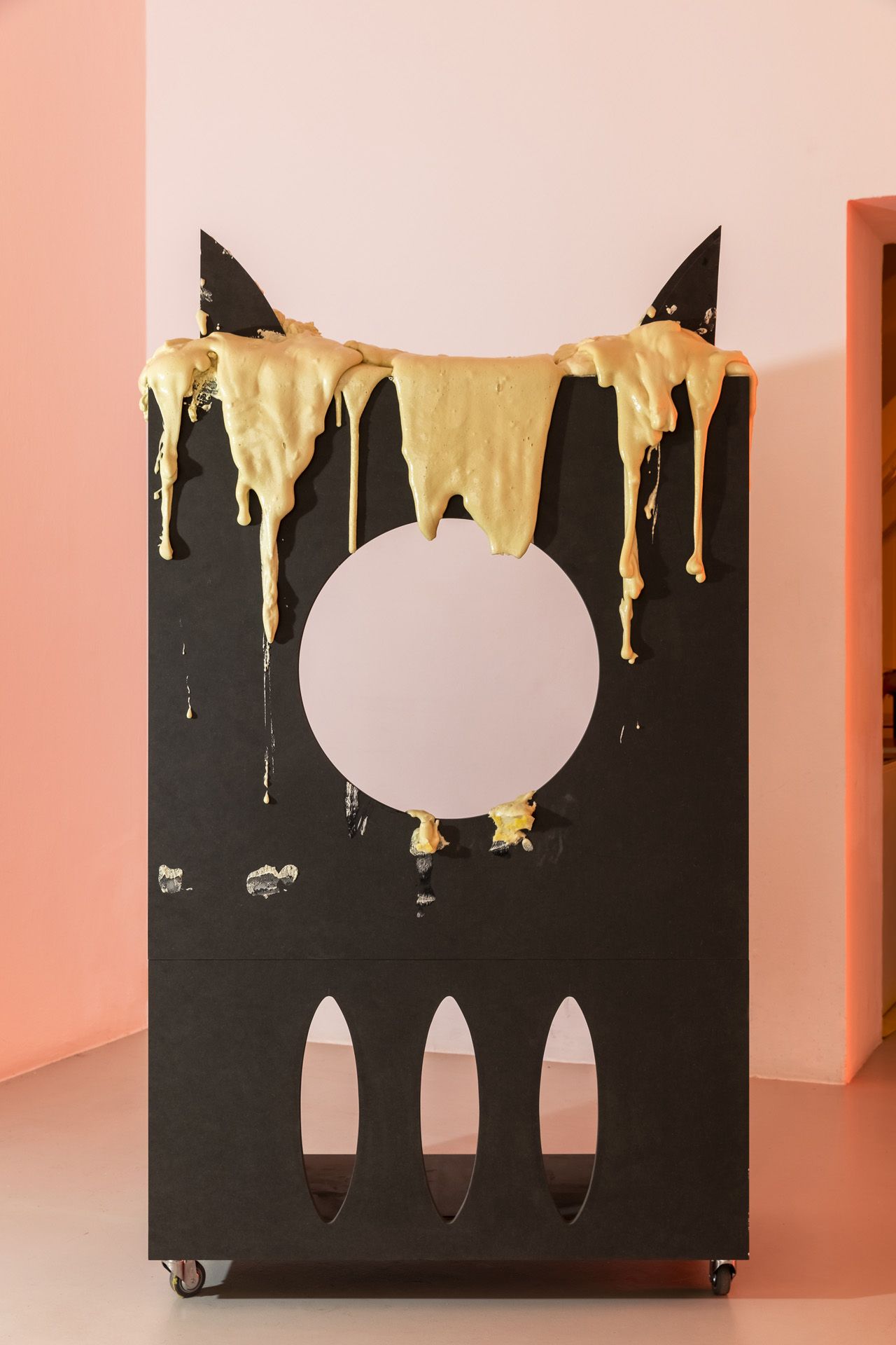 second phase, installation view of the exhibition “Temporary Lovers” by Parasite 2.0  © ar/ge kunst. Foto: Luca Guadagnini