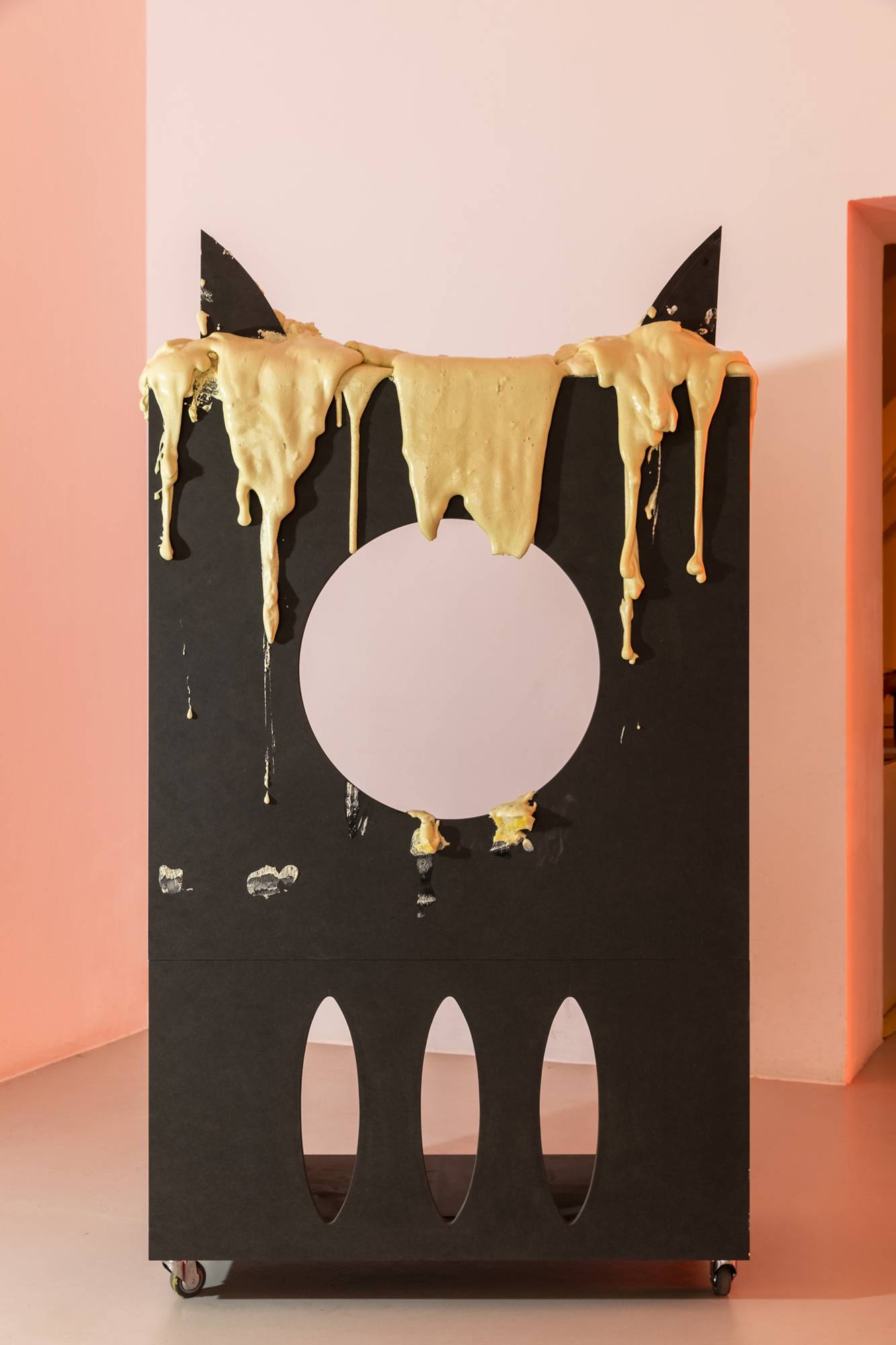 second phase, installation view of the exhibition “Temporary Lovers” by Parasite 2.0 © ar/ge kunst. Foto: Luca Guadagnini