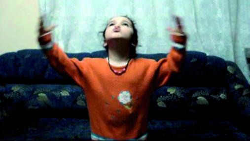 Selma Alaçam
Istiklal Marsi / Turkish National Anthem (2010) DVD loop; 4:28 min. Courtesy the artist