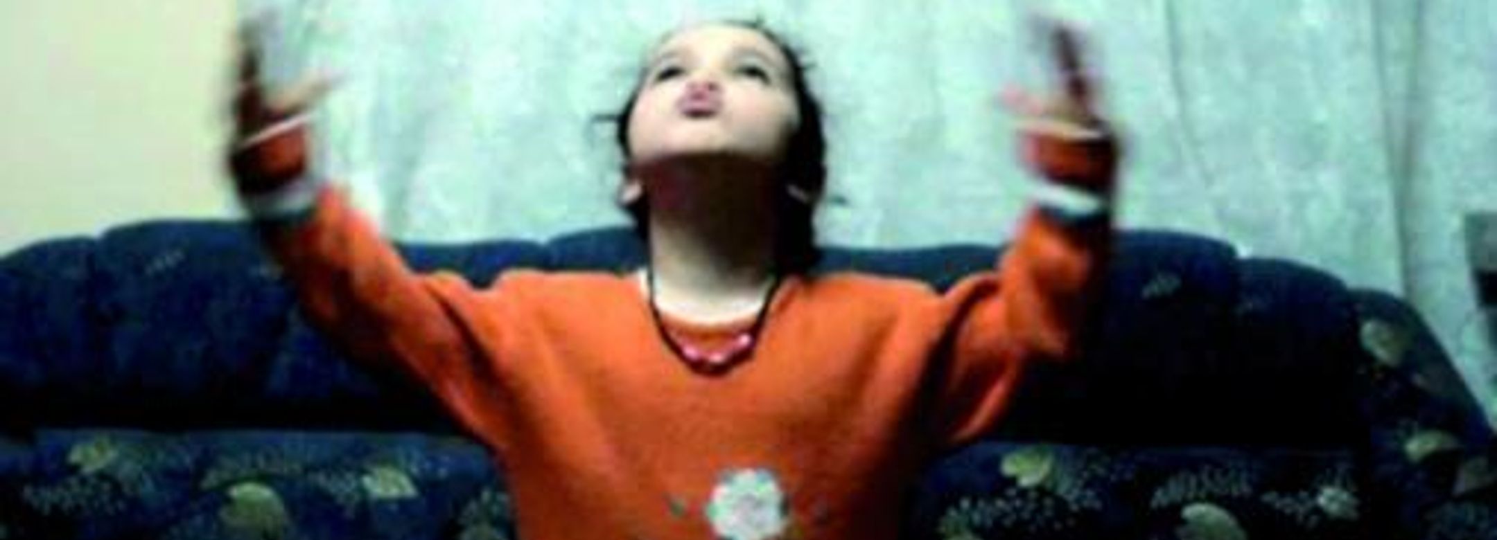 Selma Alaçam
Istiklal Marsi / Turkish National Anthem (2010) DVD loop; 4:28 min. Courtesy the artist