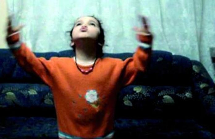 Selma Alaçam
Istiklal Marsi / Turkish National Anthem (2010) DVD loop; 4:28 min. Courtesy the artist