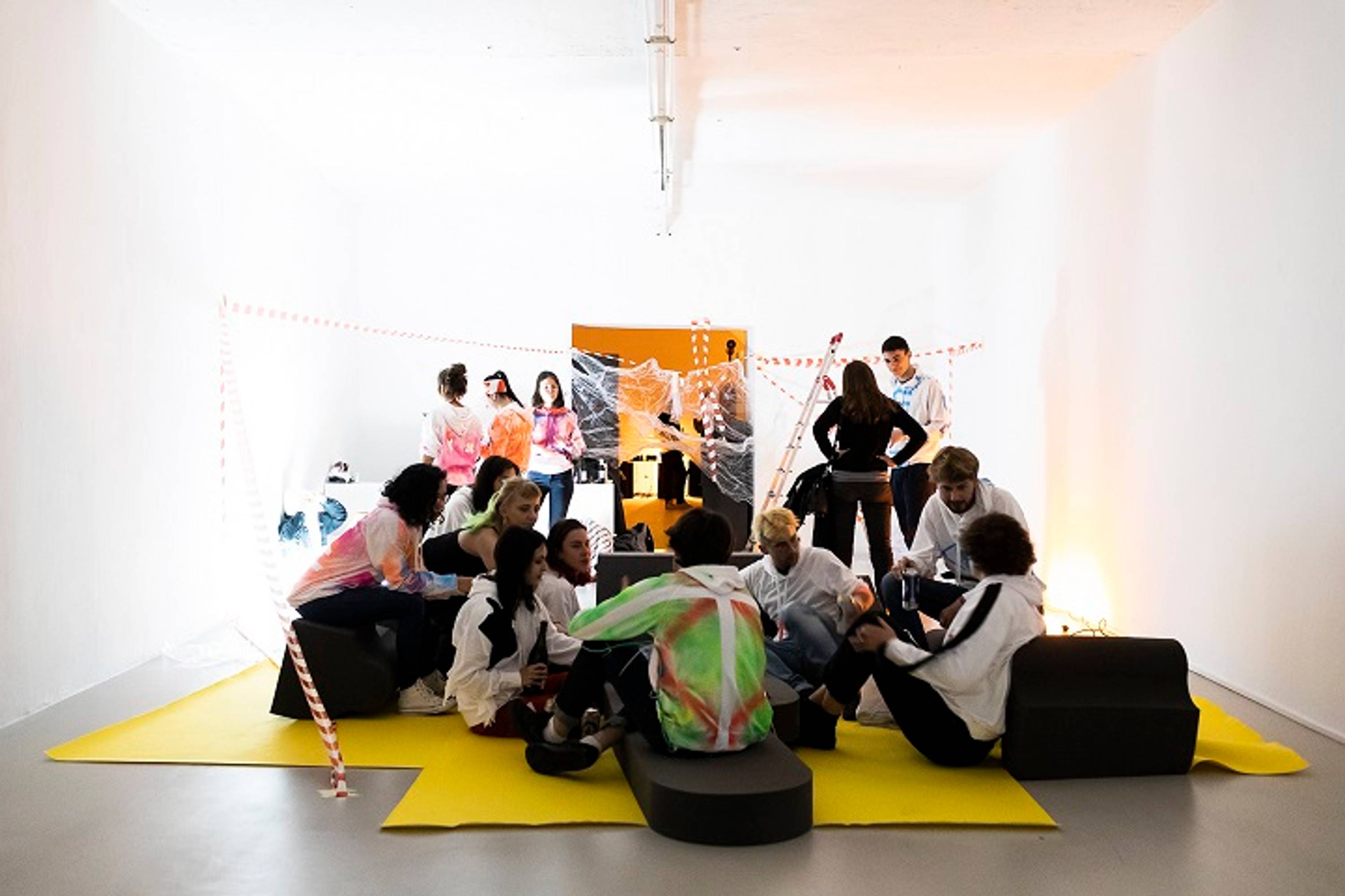 workshop, “let me love you for 24h”, Parasite 2.0 © ar/ge kunst. Foto: Tiberio Sorvillo