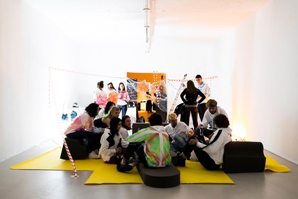 workshop, “let me love you for 24h”, Parasite 2.0 © ar/ge kunst. Foto: Tiberio Sorvillo
