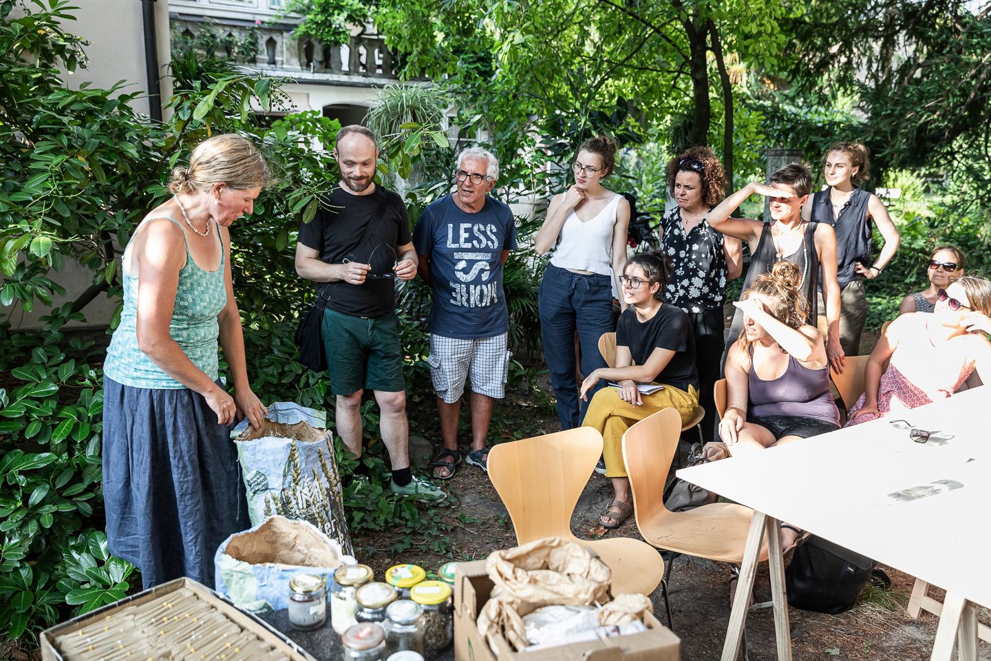 Workshop, savoir-vivre #3, Seed Workshop with Elisabeth Kössler, 26.06.2019 in the framework of the exhibition CACHE (Insurance Policy) by Jumana Manna © ar/ge kunst. Foto: Tiberio Sorvillo