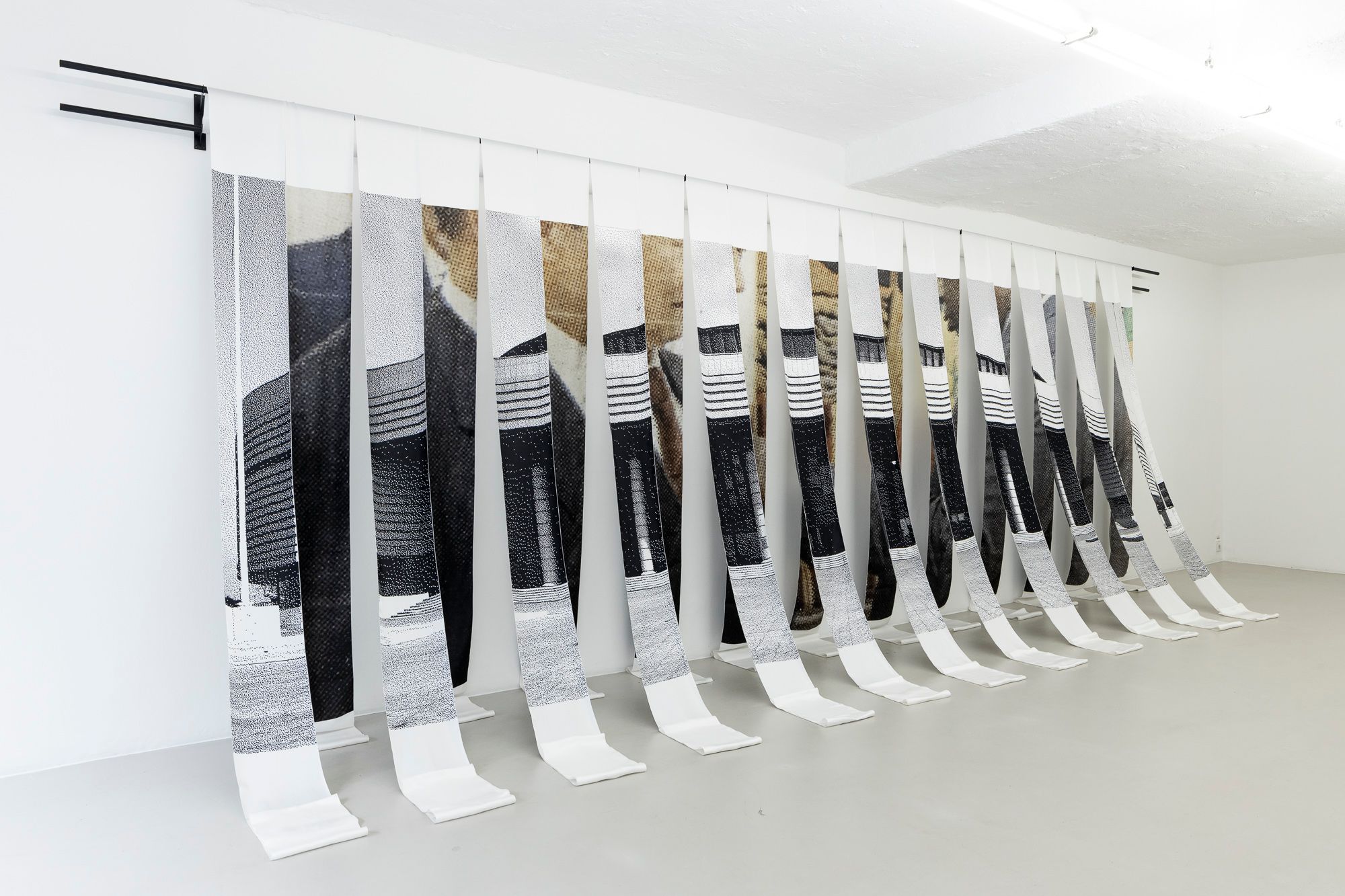 Adji Dieye, Cultura persa e imparata a memoria, exhibition view, ©ar/ge kunst, photo Tiberio Sorvillo, 2022