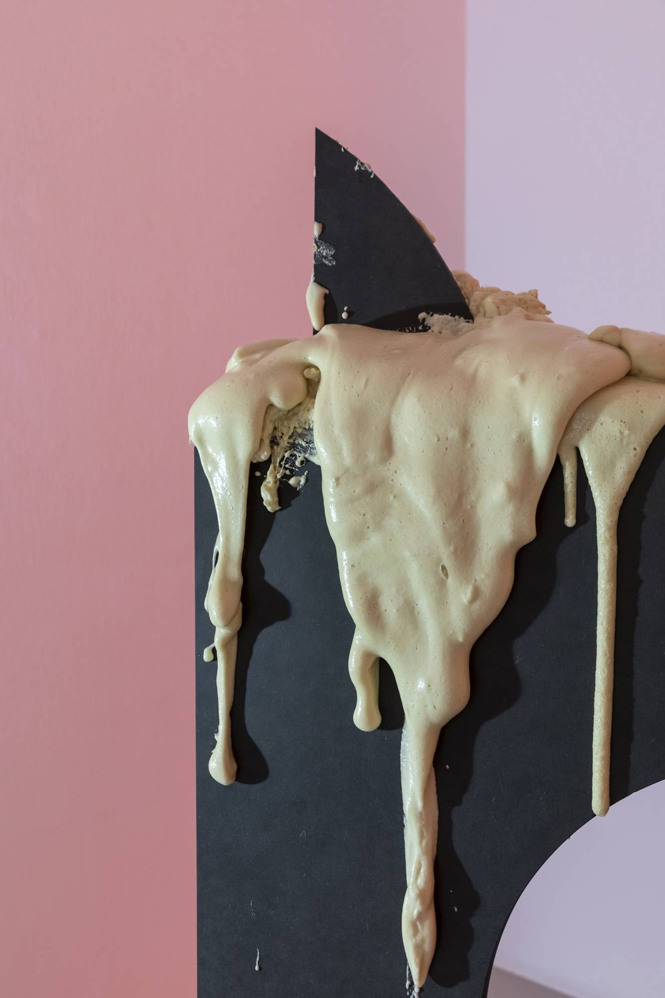 second phase, installation view of the exhibition “Temporary Lovers” by Parasite 2.0 © ar/ge kunst. Foto: Luca Guadagnini