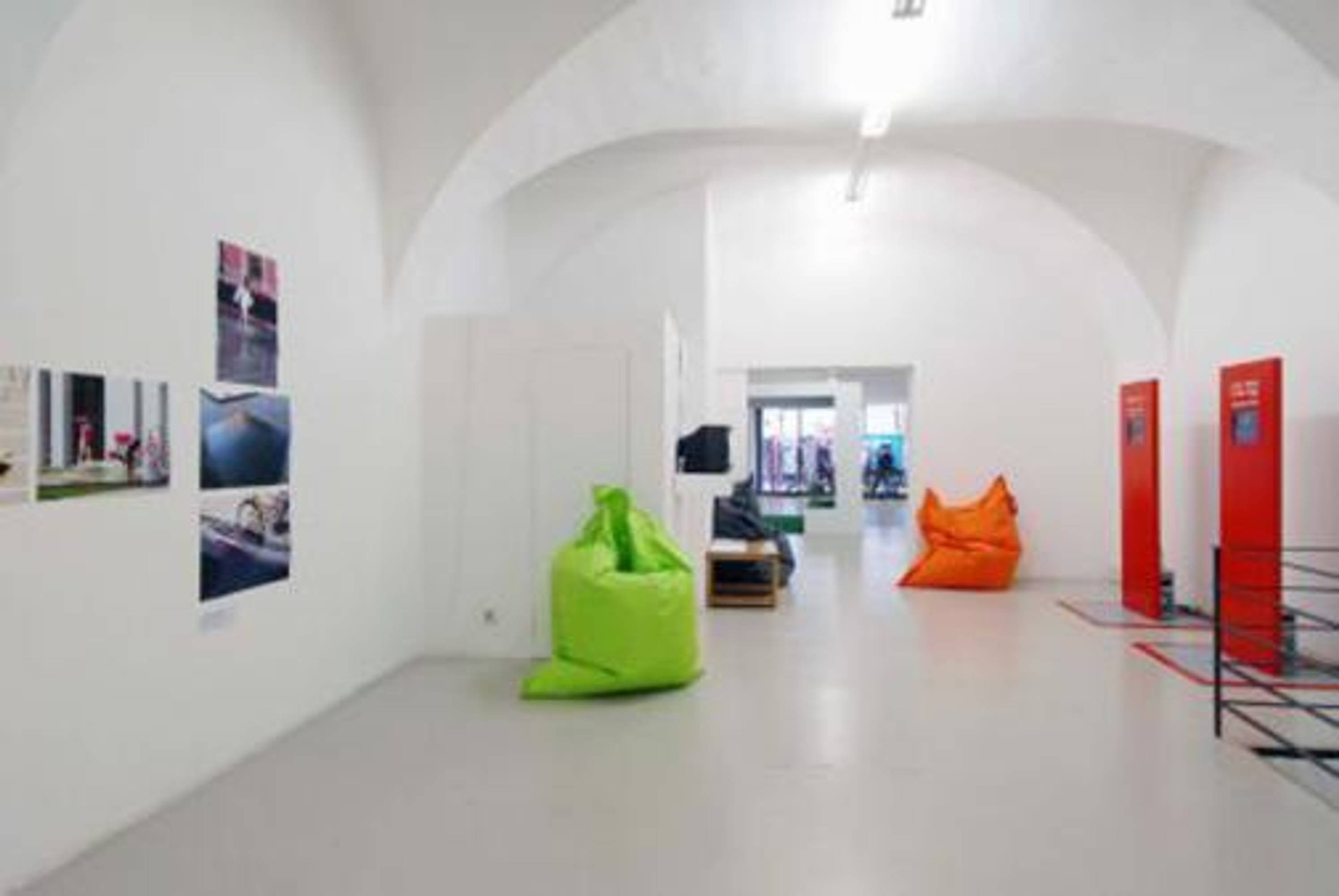 Exhibition view, StadtRäume-spazi urbani, 2007