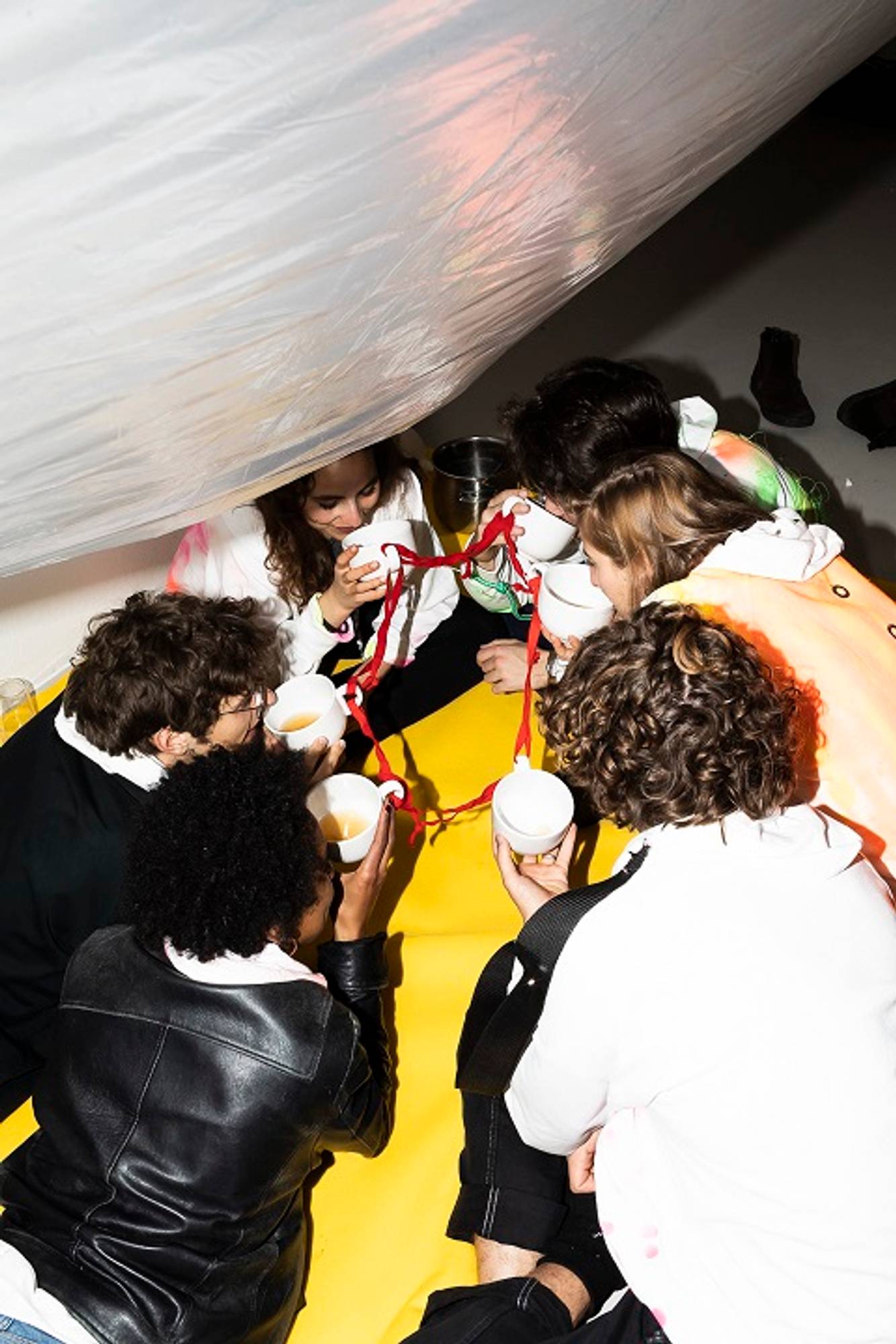 workshop, “let me love you for 24h”, Parasite 2.0 © ar/ge kunst. Foto: Tiberio Sorvillo