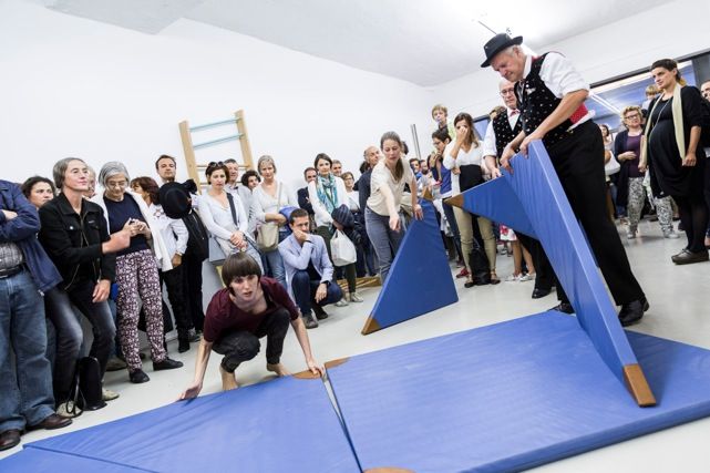 Ingrid Hora, Der Grillentöter, documentation of the performance, 2015, photo by Tiberio Sorvillo – visualite