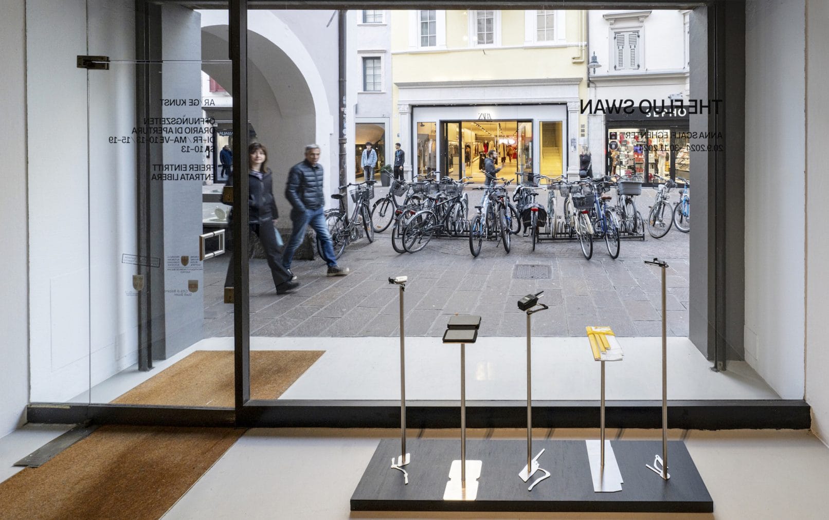 ANNA SCALFI EGHENTER. THE FLUO SWAN, 19.09.2024 – 29.11.2024, AR/GE Kunst, ph. Ela Bialkowska