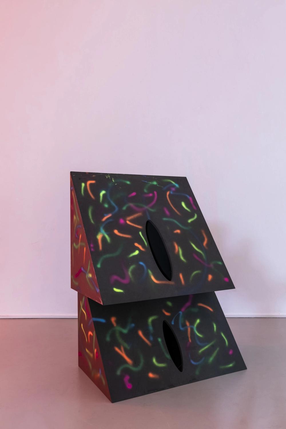 second phase, installation view of the exhibition “Temporary Lovers” by Parasite 2.0  © ar/ge kunst. Foto: Luca Guadagnini