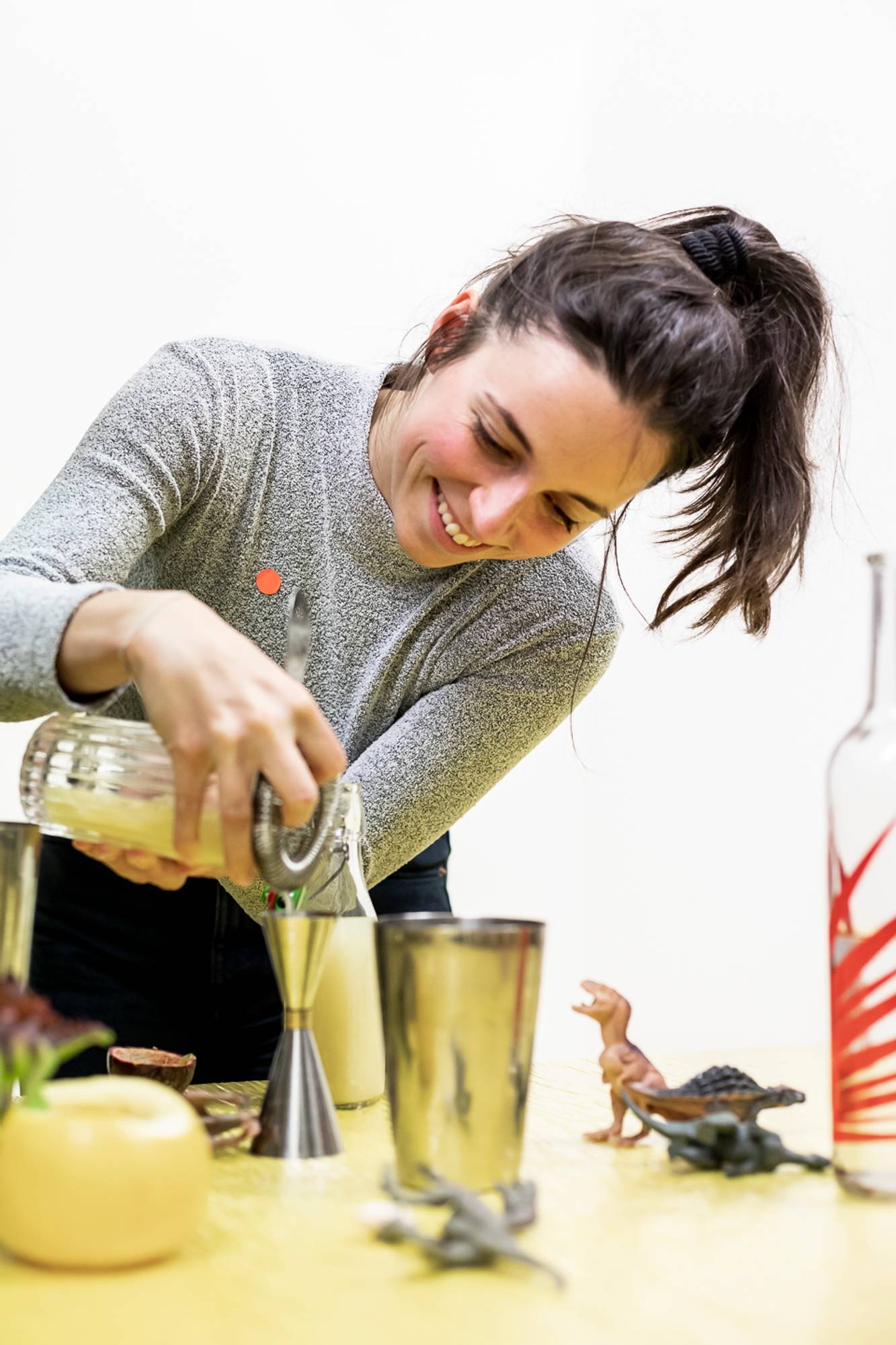 Workshop, savoir-vivre #2, How To Mix Drinks with Daniele Turrina and Parasite 2.0, 16.04.2019 in the framework of the exhibition “Temporary Lovers” by Parasite 2.0 © ar/ge kunst. Foto: Tiberio Sorvillo