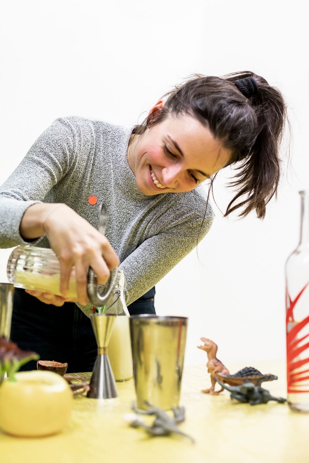 Workshop, savoir-vivre #2, How To Mix Drinks with Daniele Turrina and Parasite 2.0, 16.04.2019 in the framework of the exhibition “Temporary Lovers” by Parasite 2.0 © ar/ge kunst. Foto: Tiberio Sorvillo