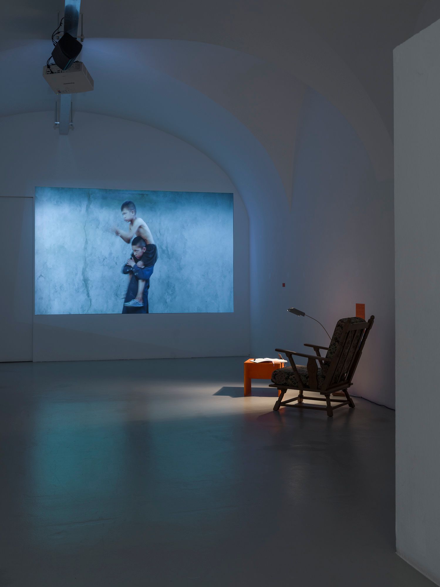 Il Paese di dopodomani, Exhibition view, Ar/Ge Kunst, 2025. Foto Tiberio Sorvillo.