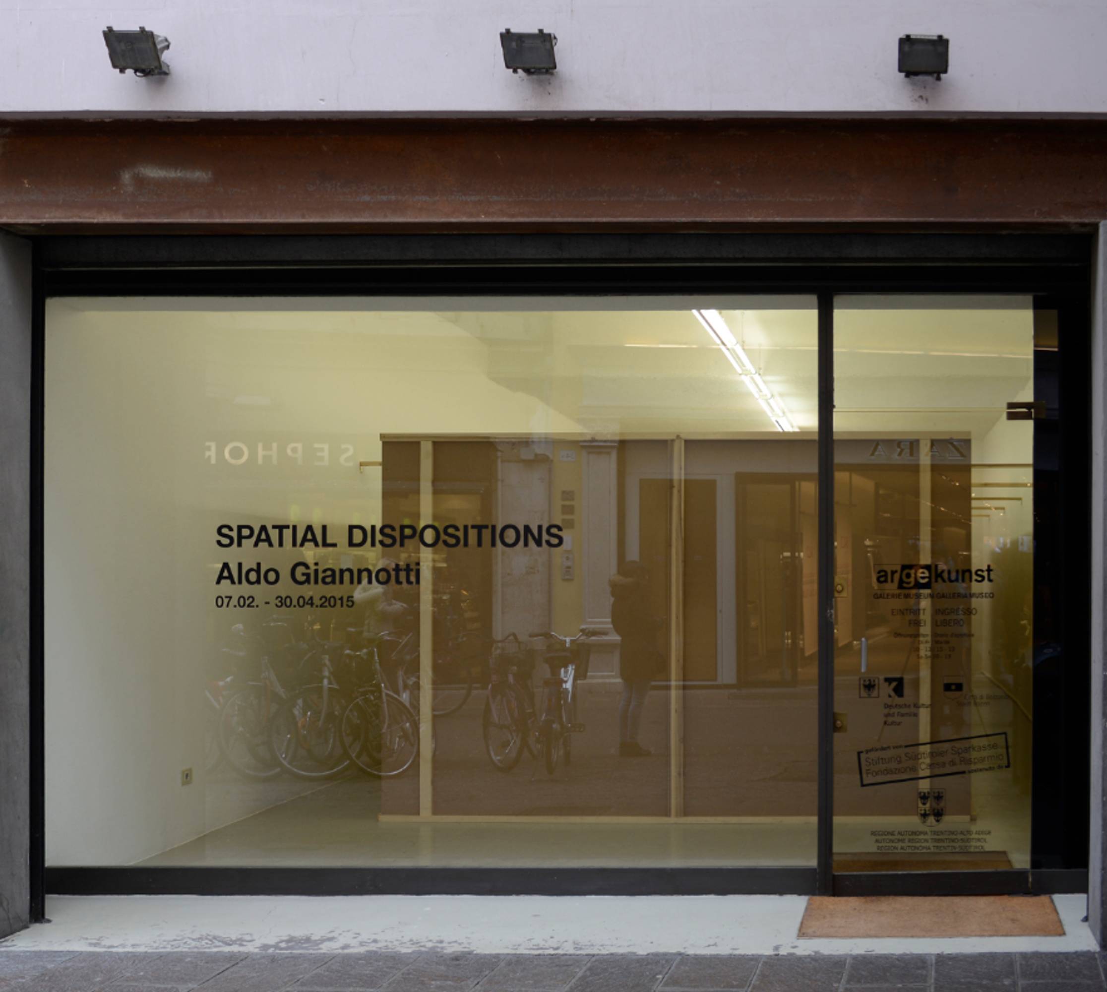 A Space Containing Itself, from the Spatial Dispositions Series, Installation View, Aldo Giannotti, ar/ge kunst, Bozen/Bolzano 2015photo aneres