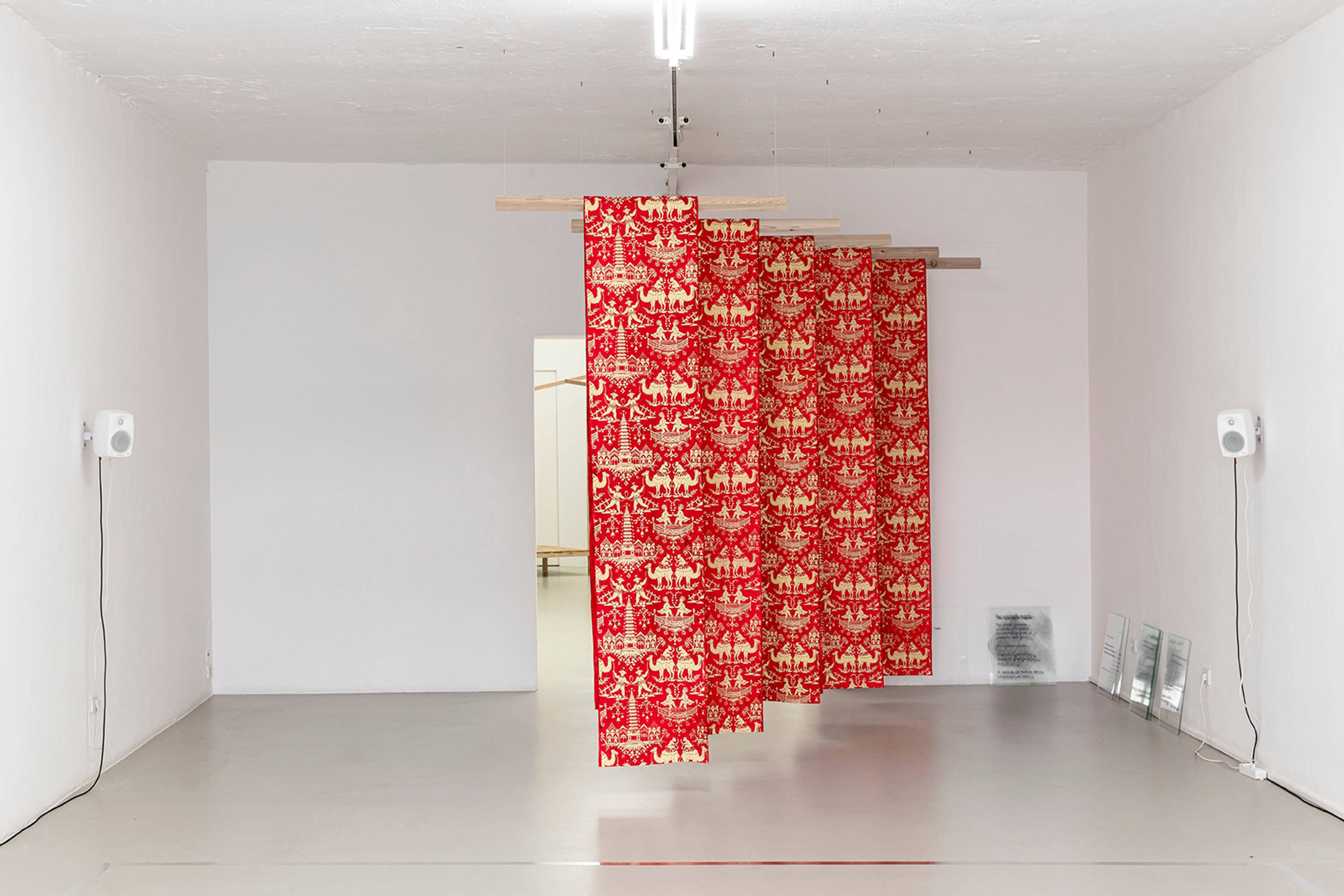 ©ar/ge kunst, Foto Tiberio Sorvillo – Visualite, 2019 Installation view della mostra di Romy Rüegger „Echoing Movements to Come“ presso ar/ge kunst Bolzano, a cura di Emanuele Guidi.