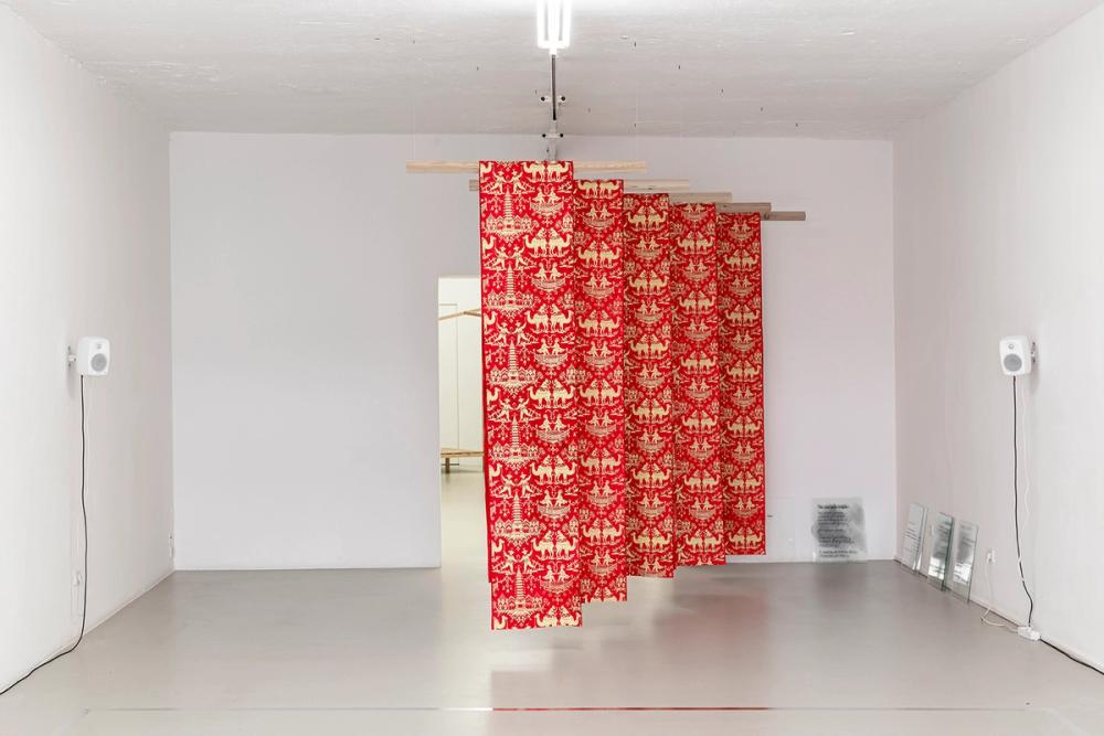 ©ar/ge kunst, Foto Tiberio Sorvillo – Visualite, 2019 Installation view della mostra di Romy Rüegger „Echoing Movements to Come“ presso ar/ge kunst Bolzano, a cura di Emanuele Guidi.