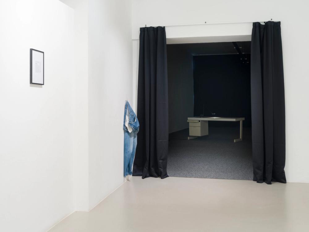 Veduta dalla mostra, Jonathan Monk, Shine Bright Like a Diamond, 2025. (c) Tiberio Sorvillo.