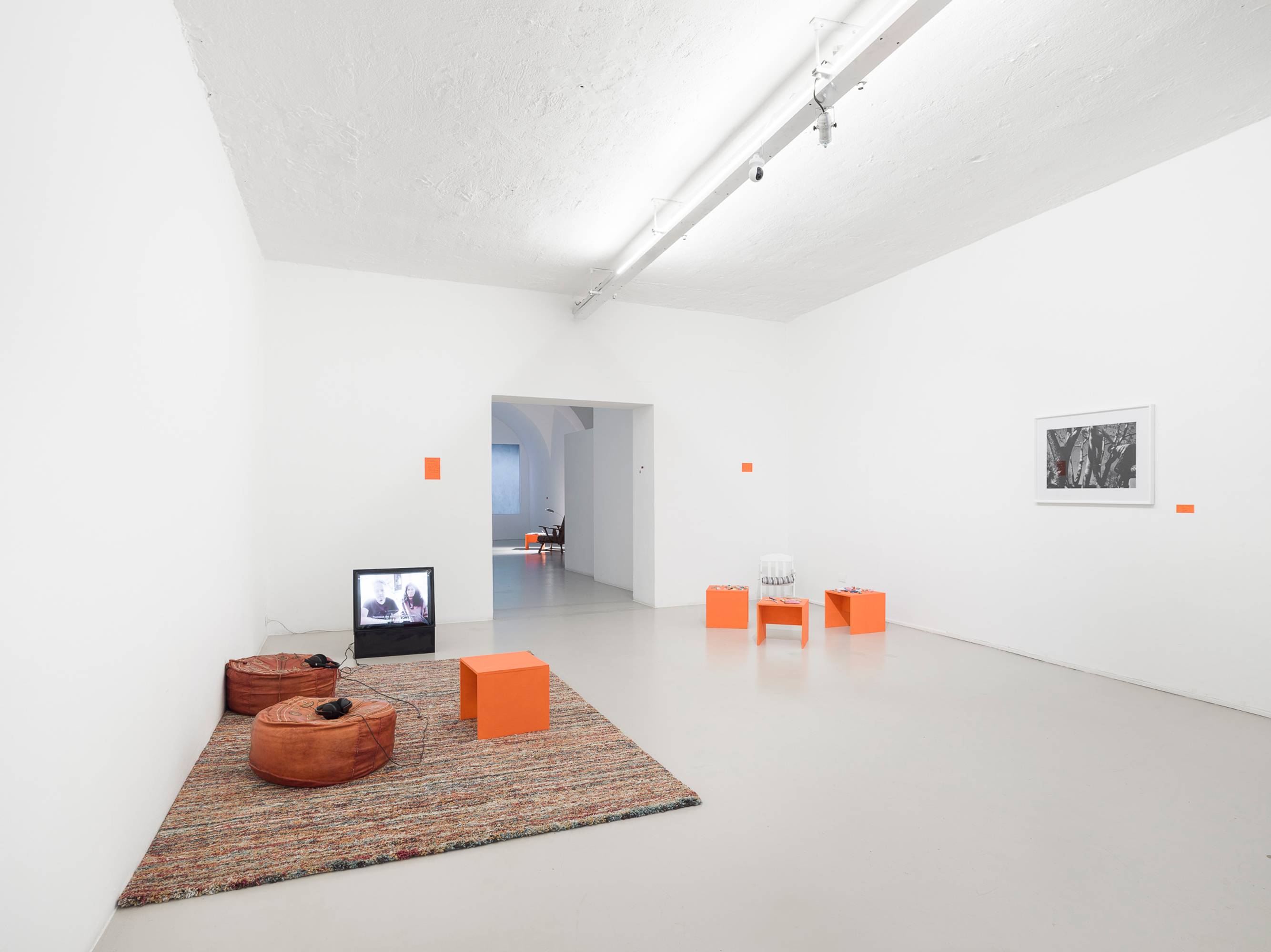 Il Paese di dopodomani, Exhibition view, Ar/Ge Kunst, 2025. Foto Tiberio Sorvillo.