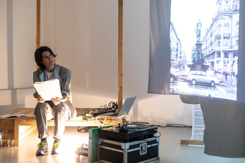 ©ar/ge kunst, Foto Tiberio Sorvillo, 2019 Performance Are You an Underground? A ship’s deck or a terrace by Romy Rüegger and ar/ge kunst matinée, 09.11.2019 11am at ar/ge kunst.