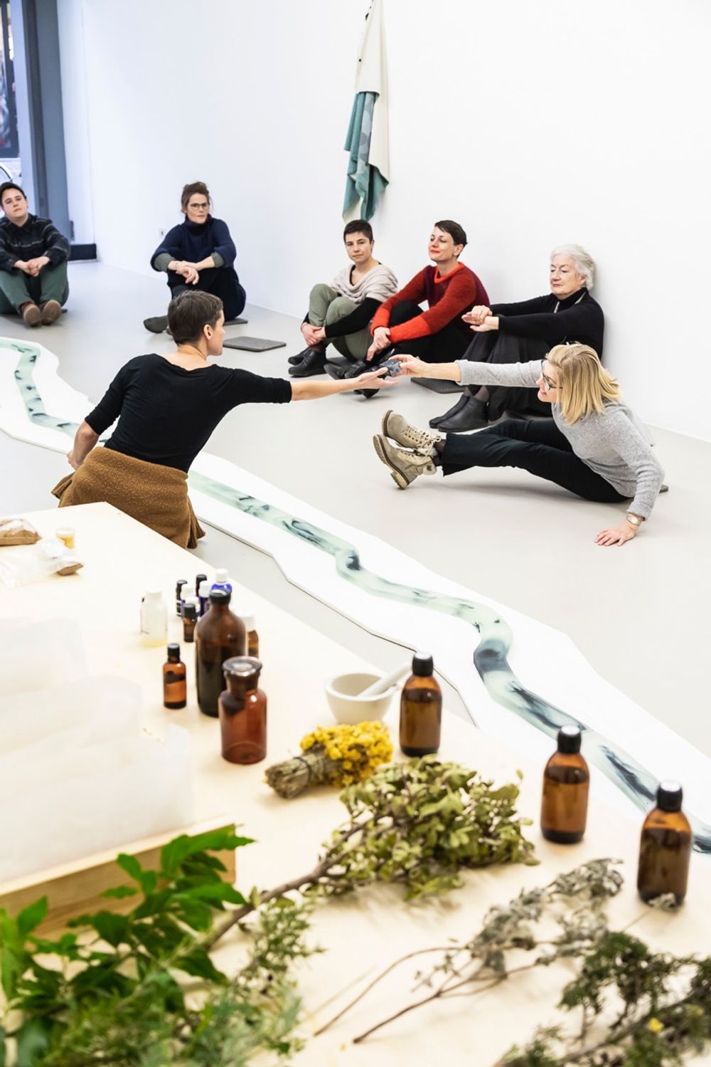 Workshop, savoir-vivre #1, soap making with Evi Lachana, 25.01.2019, in the framework of the exhibition “A Lapse, a Stain, a Fall” by Otobong Nkanga © ar/ge kunst. Foto: Tiberio Sorvillo