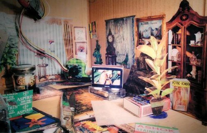 Exhibition view, Thomas Feuerstein, 2003