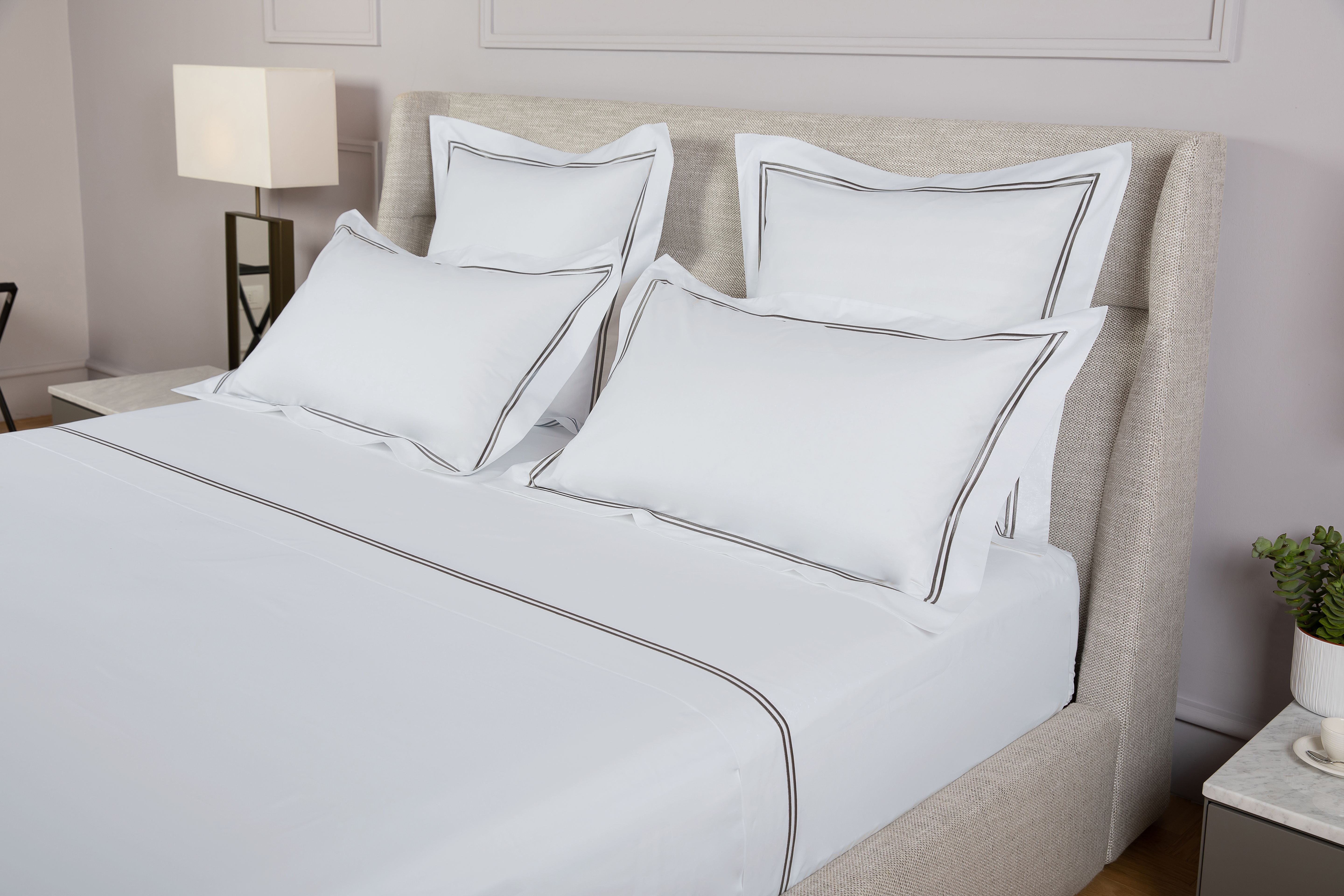 Completo letto bianco misura francese con 2 federe per Hotel