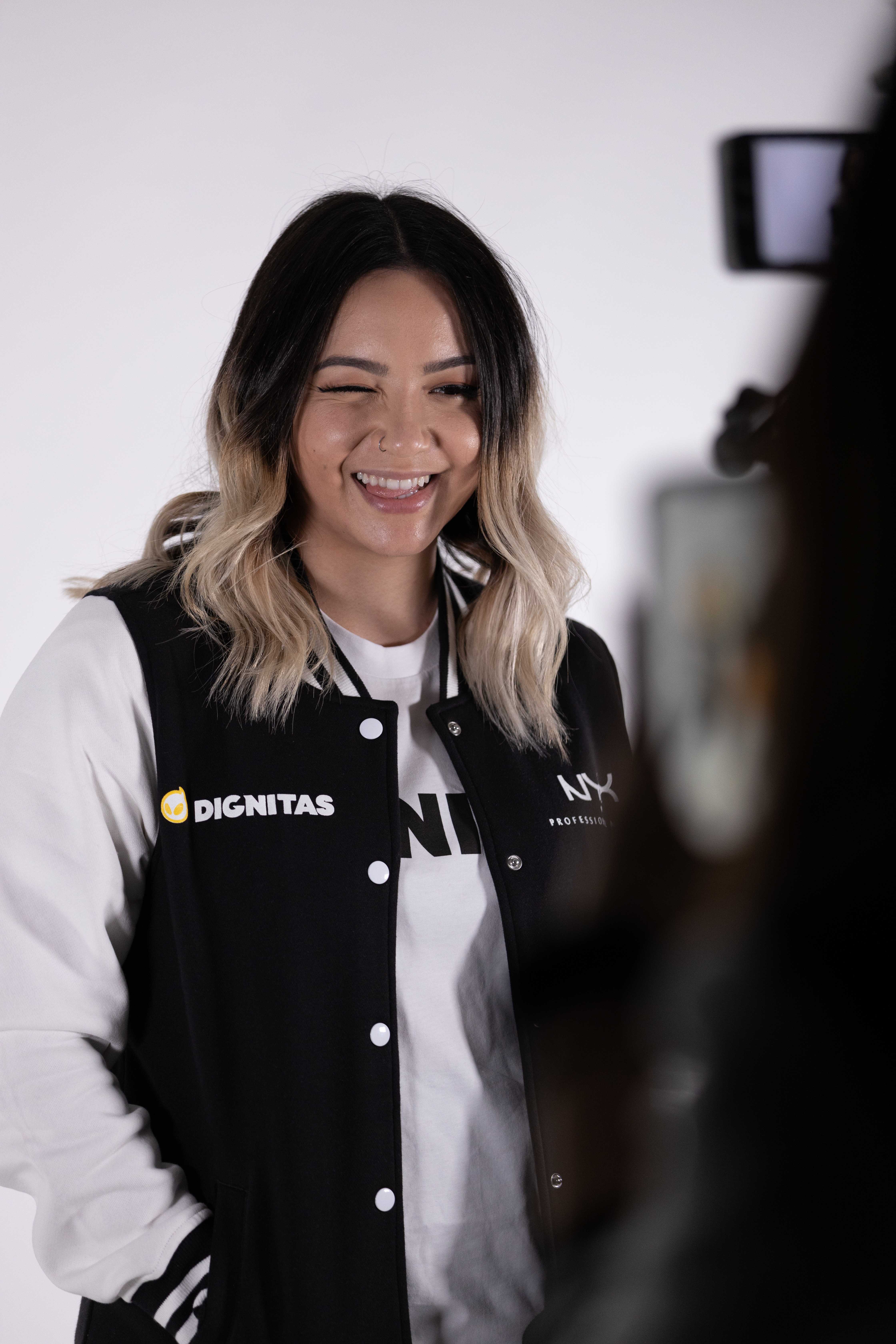 artStar Dignitas NYX Professional Makeup
