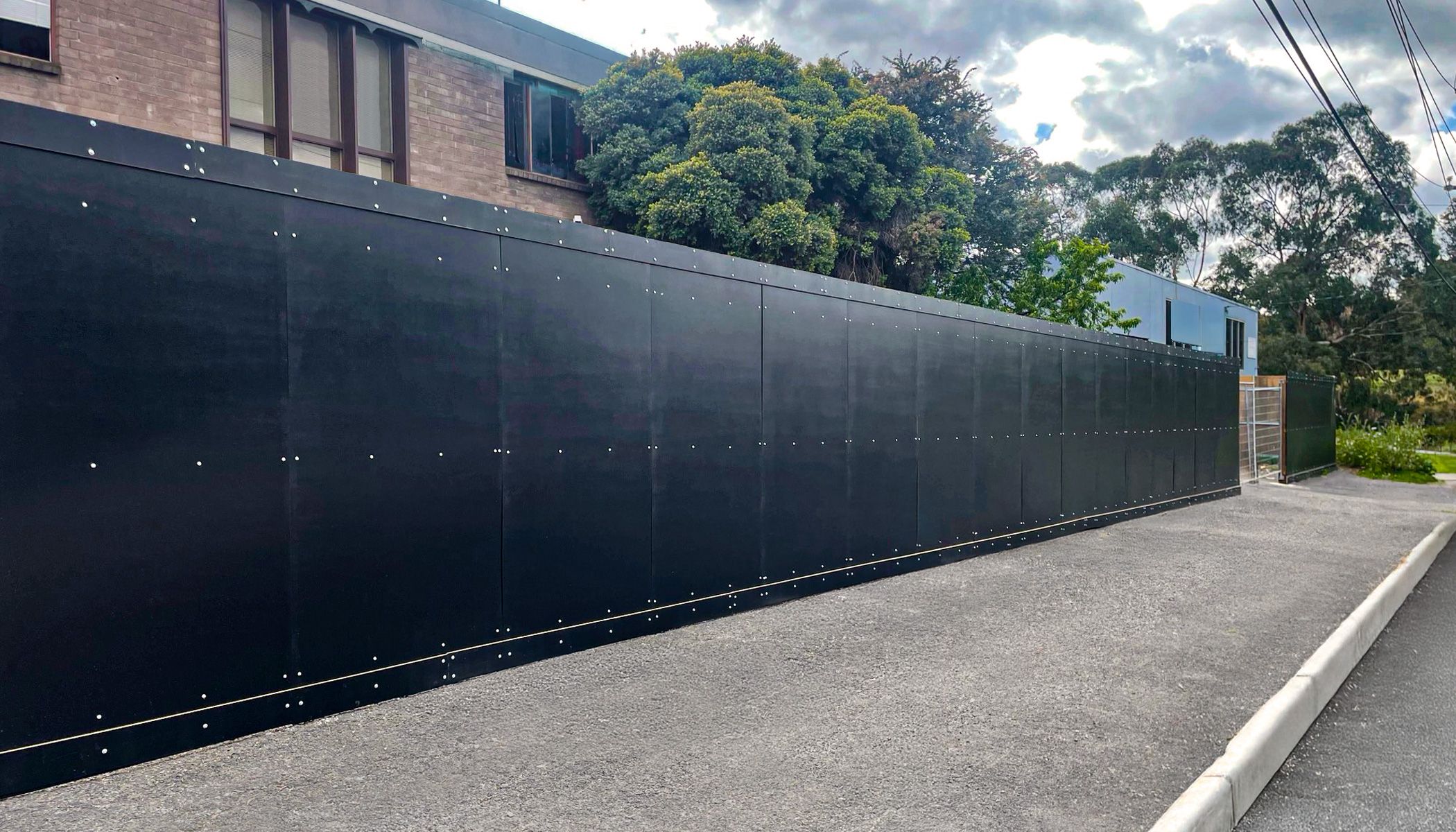 Hoarding Made Easy: Why STRUCTApanel® Black Is the Smarter Choice