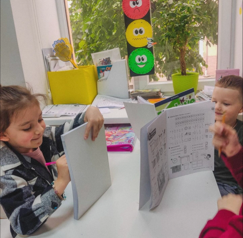 Навчання англійської мови для дітей у міні-групах у Чернівцях