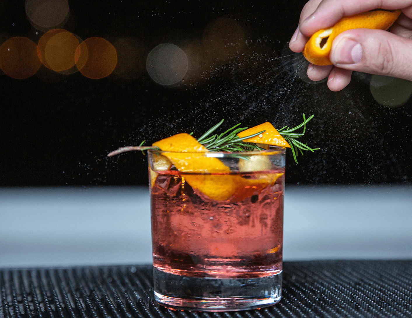 20220811_Citrus_in_Cocktails_Editorial_split_1.png