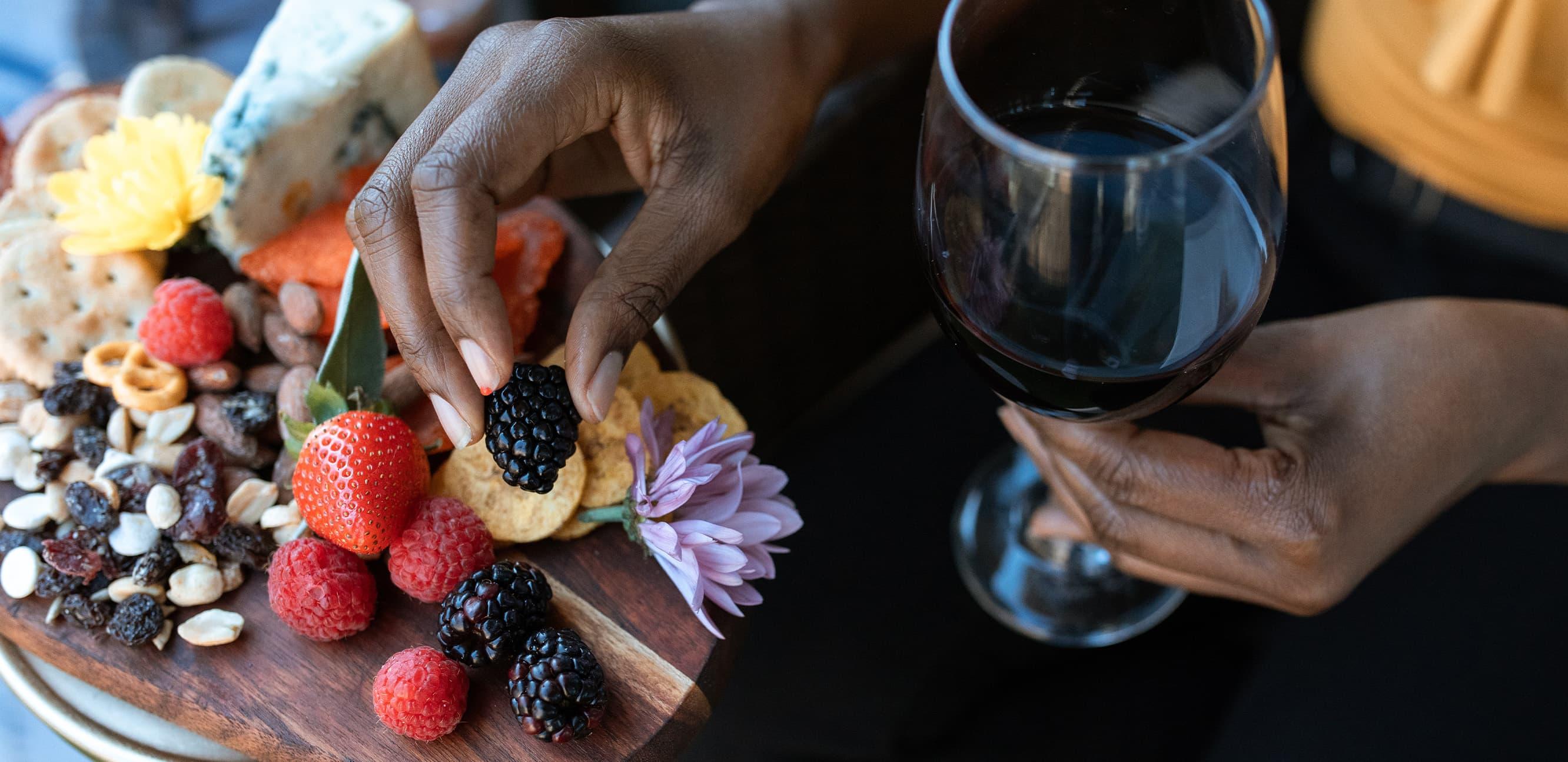 20220111_Wine-And-Cheese-Pairings_Editorial_Hero_Desktop.jpg