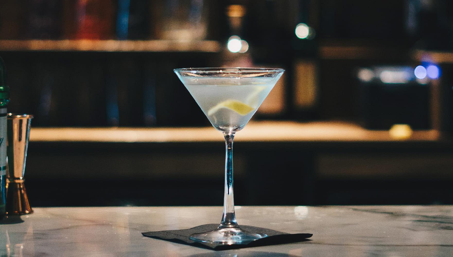 20220111_Healthier-Spirits_Editorial_Martini-Full-Tout.jpg