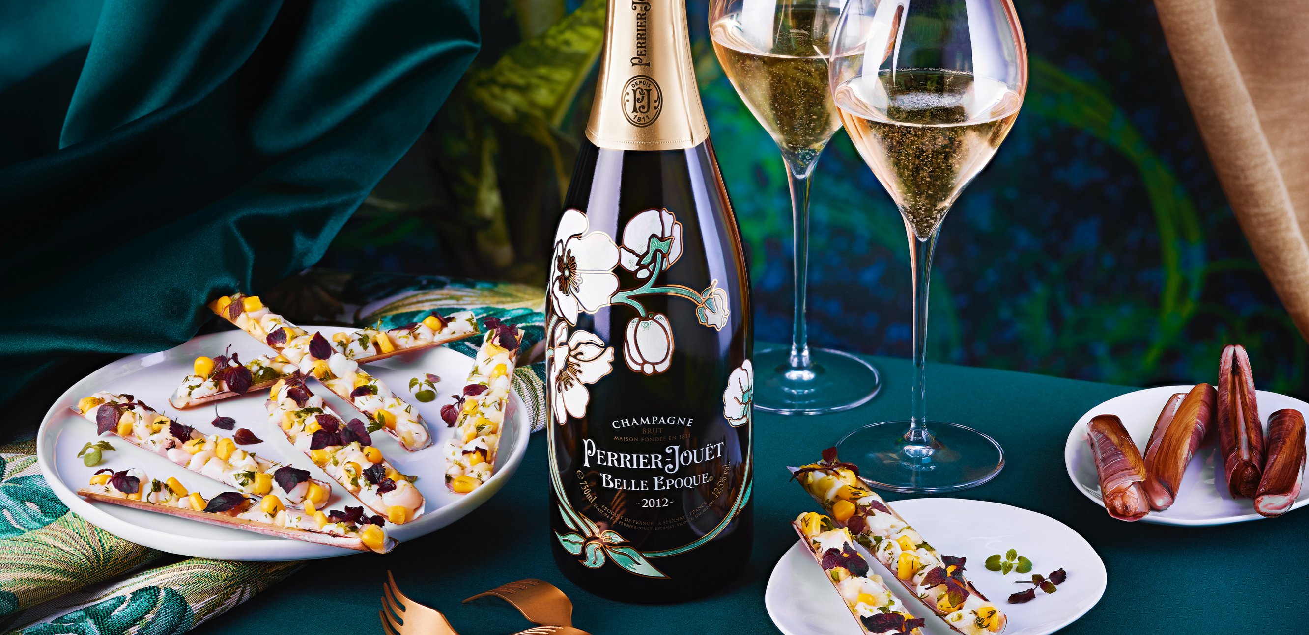 five-champagne-personalities-header-desktop.png