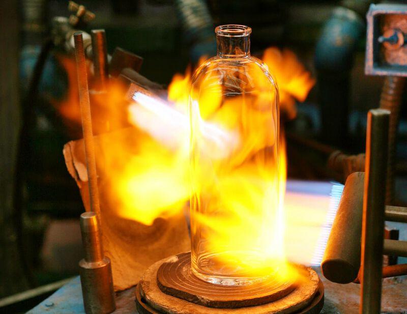 tequila-casa-dragones-joven-craftsmanship-01 (1).jpg