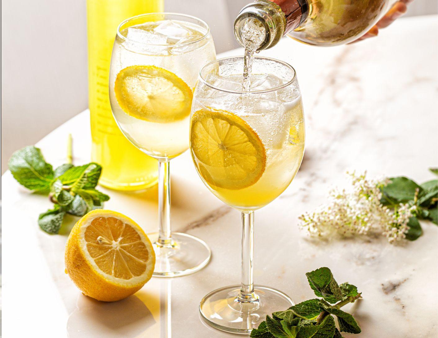 lemoncello_spritz_split_tout.jpg