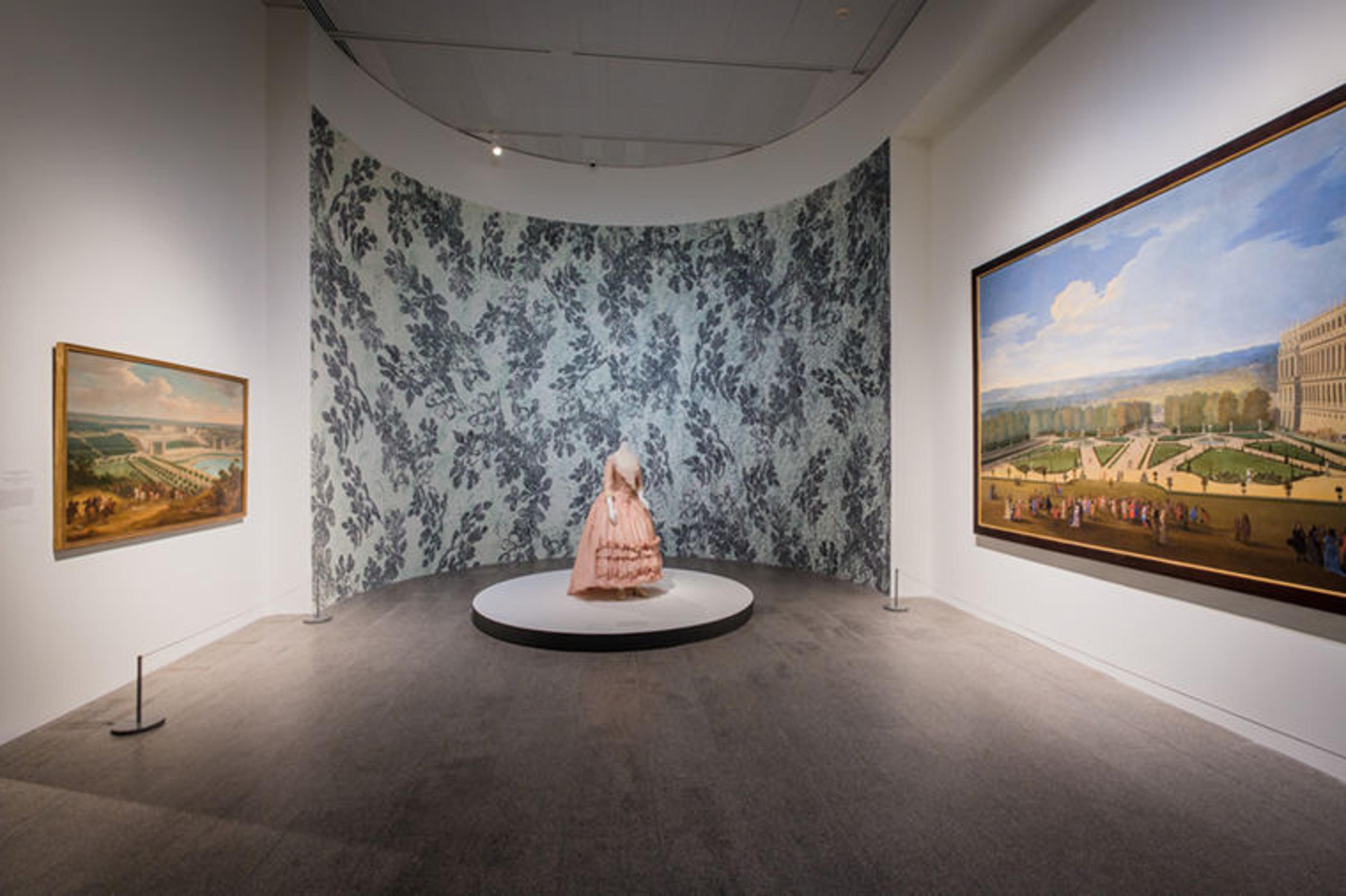 Visitors to Versailles Binaural Audio Experience