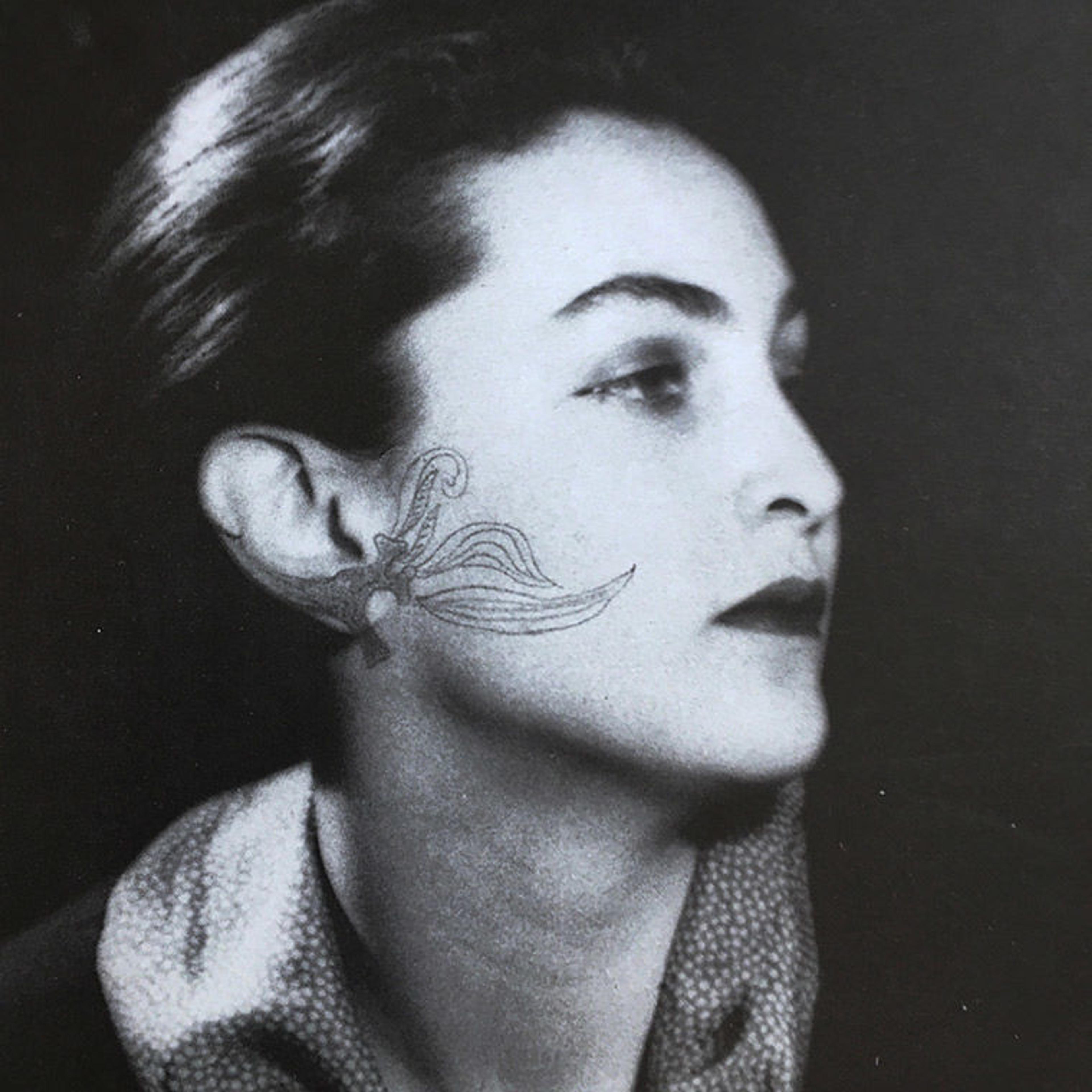 Man Ray photograph of Meret Oppenheim 