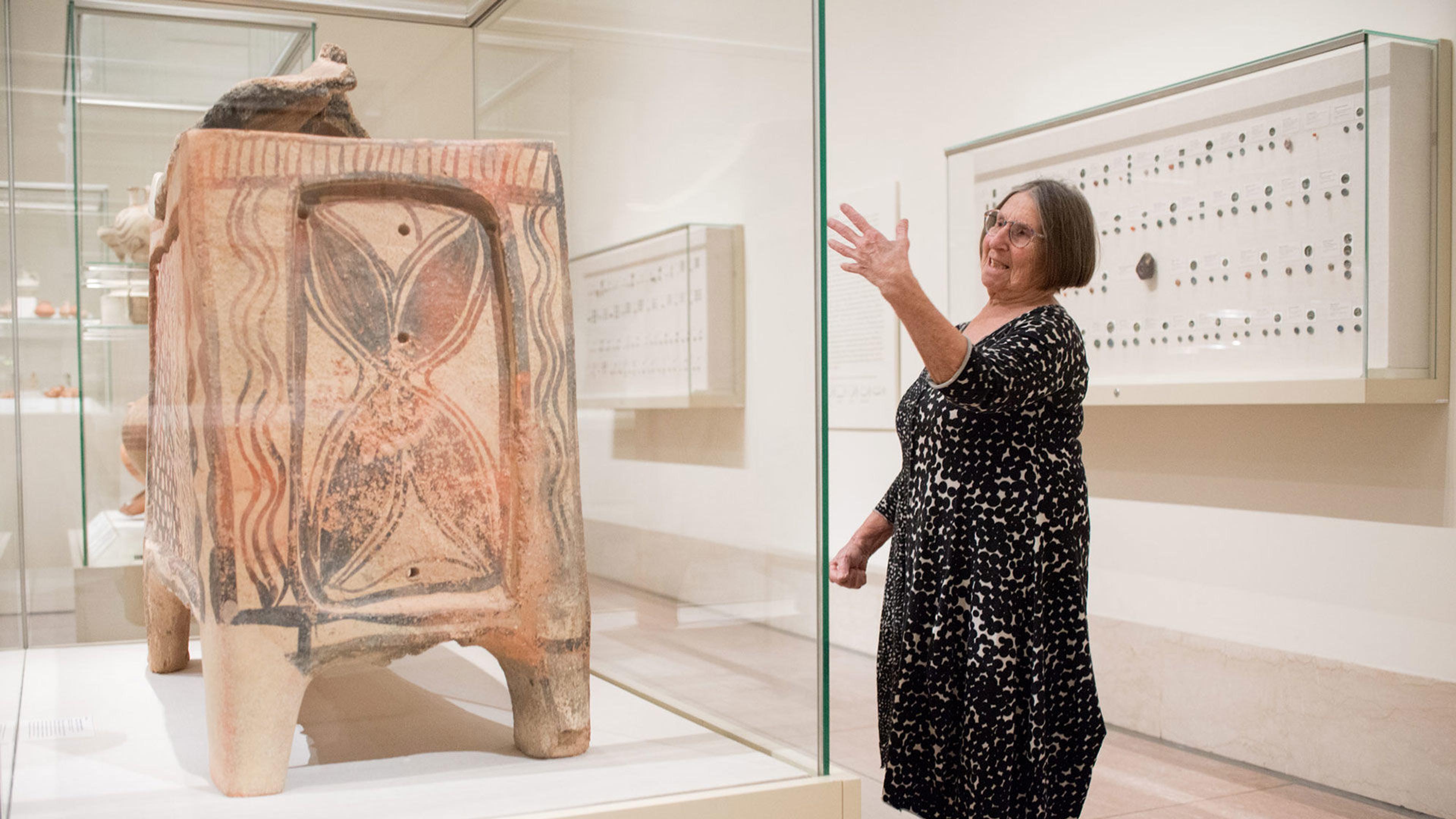 Betty Woodman on a Minoan terracotta larnax