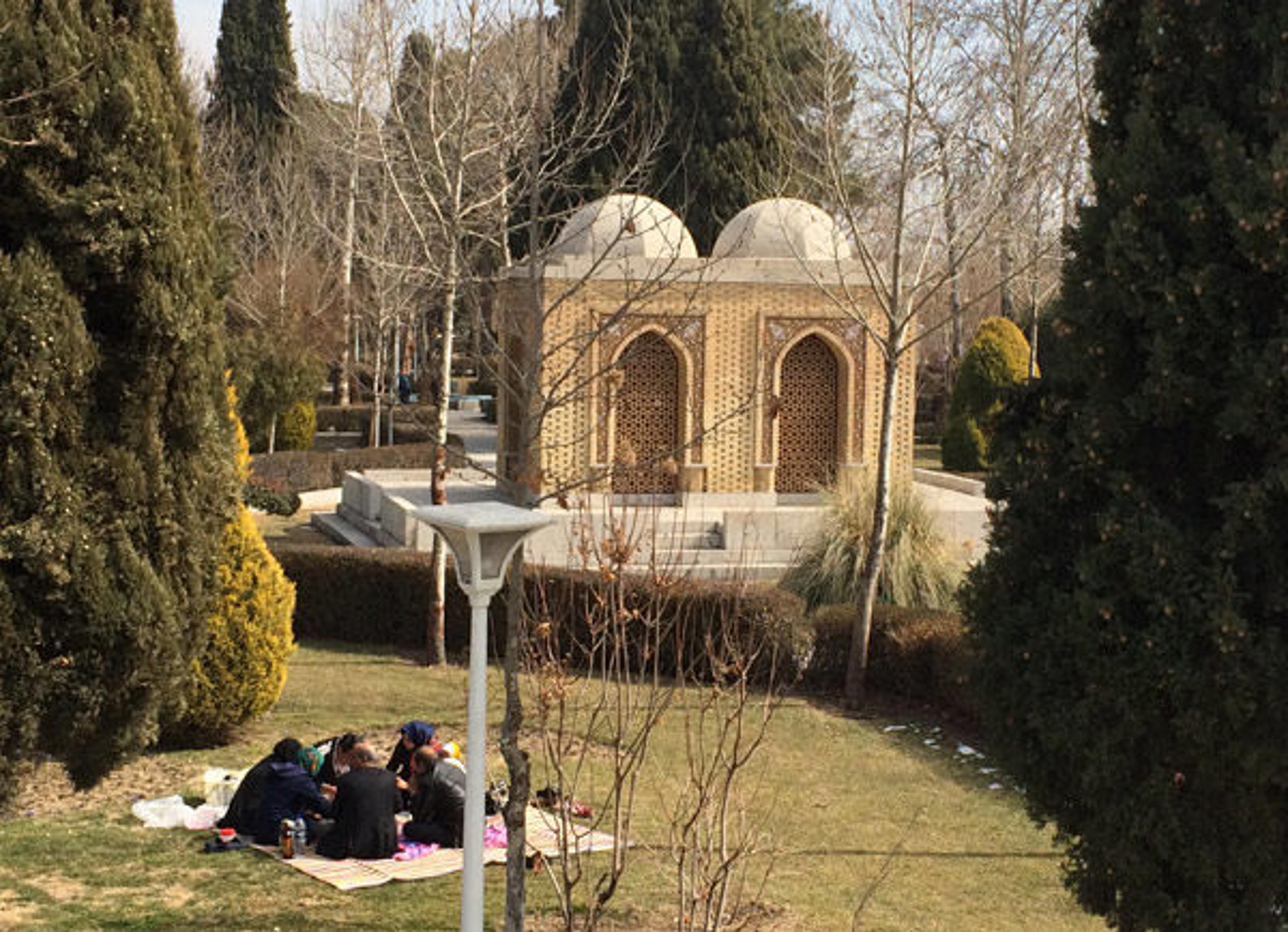 Tomb of Arthur Pope and Phyllis Ackerman