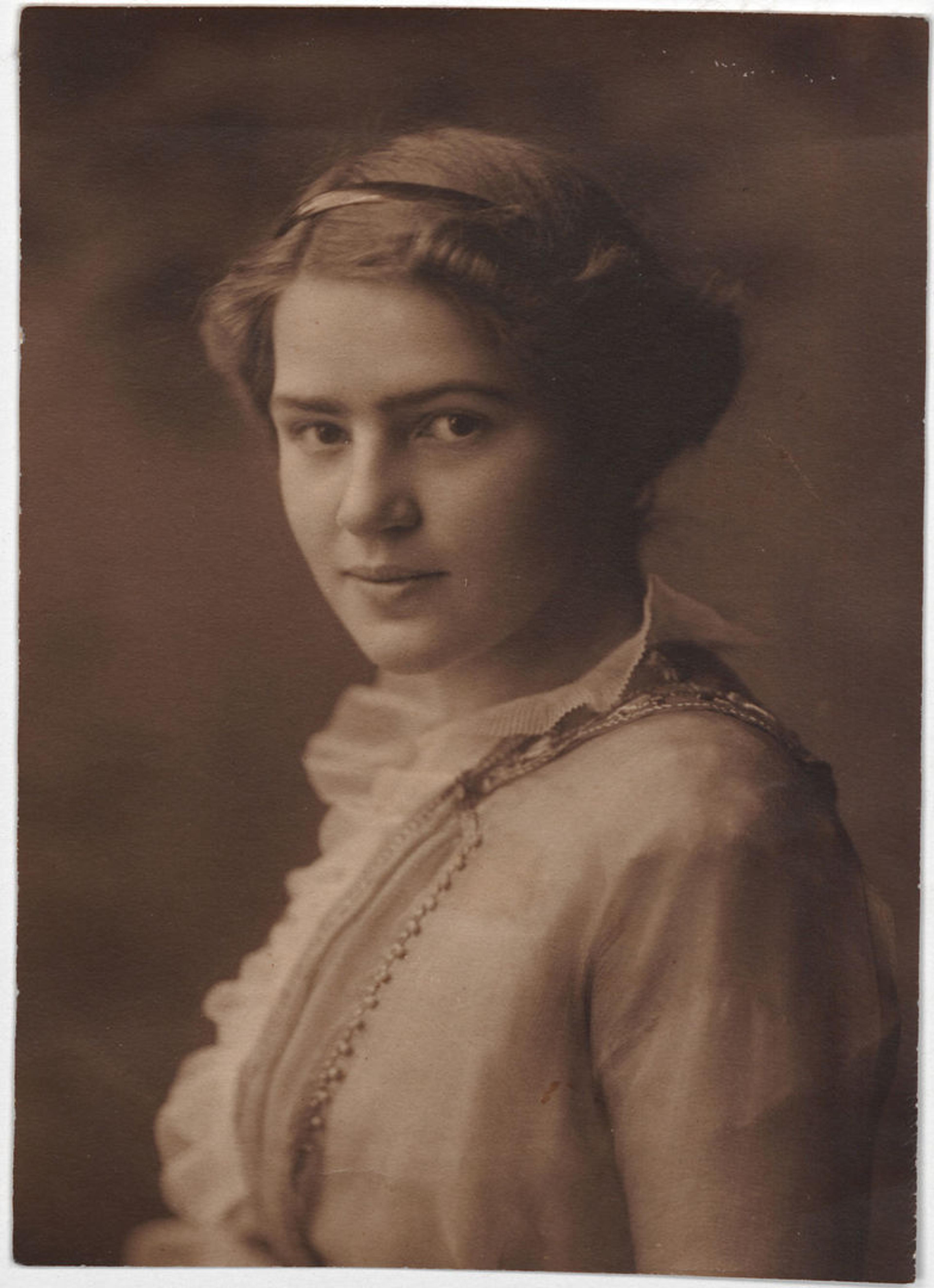 Photograph of Sophie as a young woman, sepia-colored