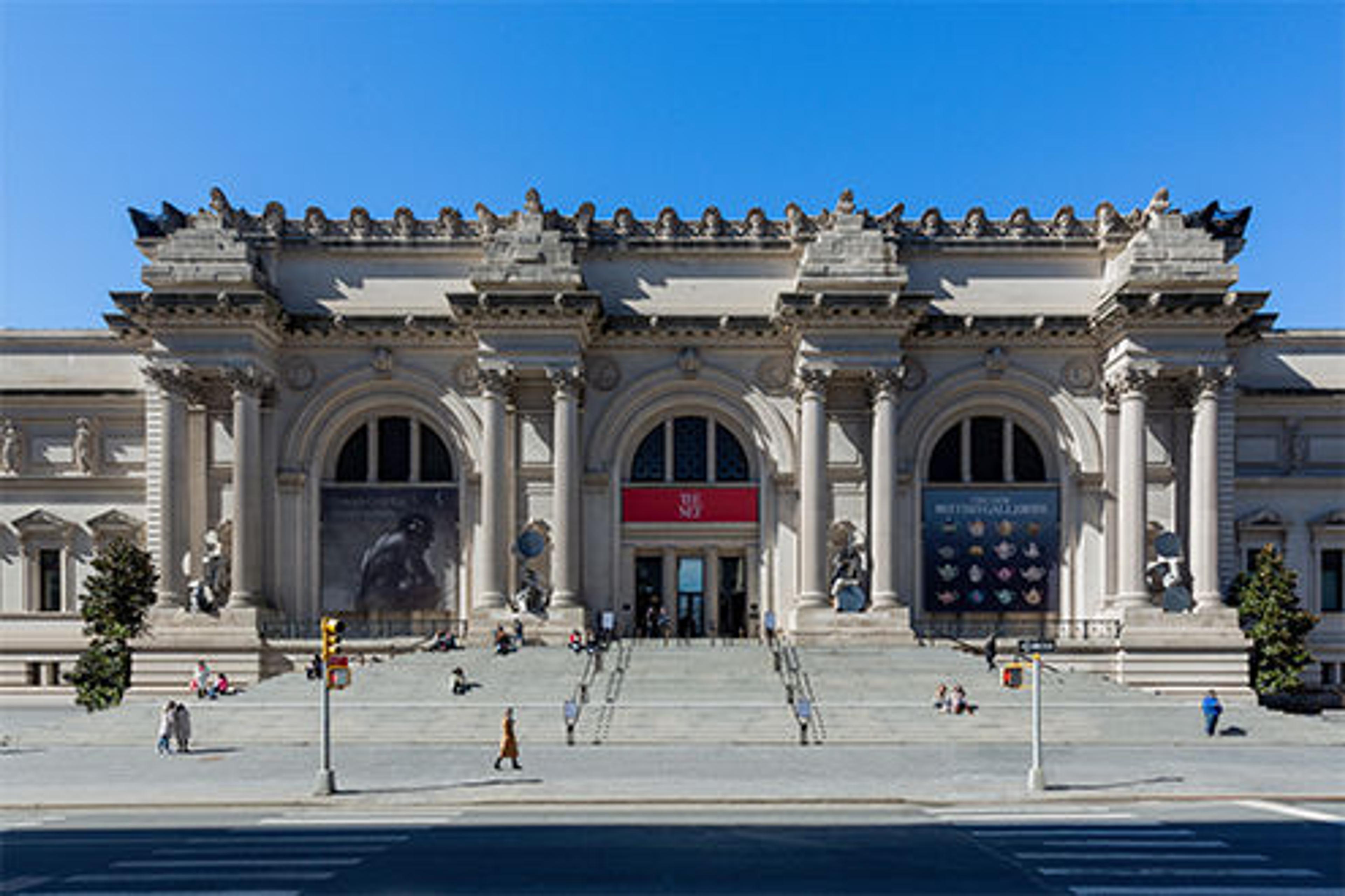 Carol Bove Facade Commission