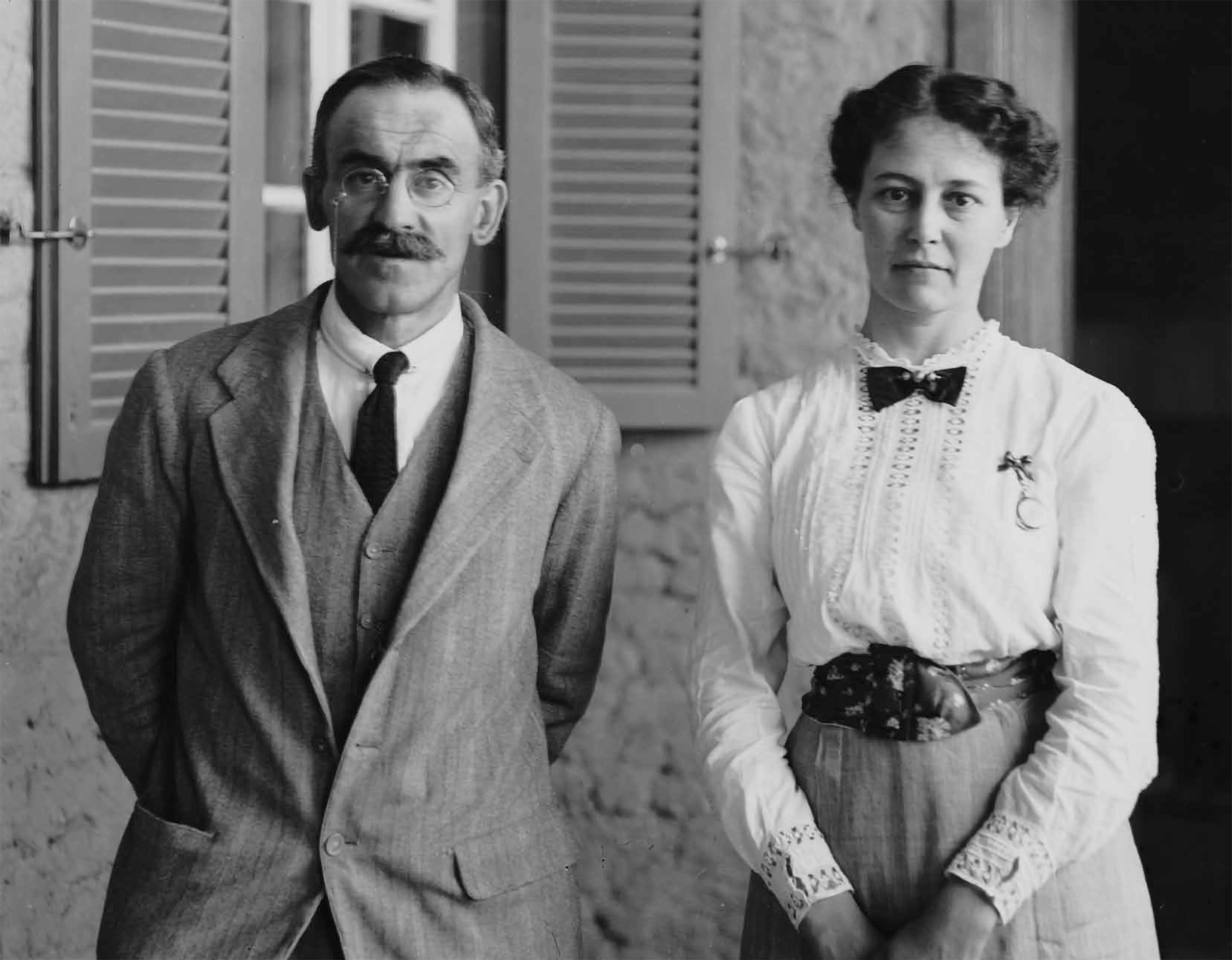 Black-and-white photograph of Norman and Nina de Garis Davies