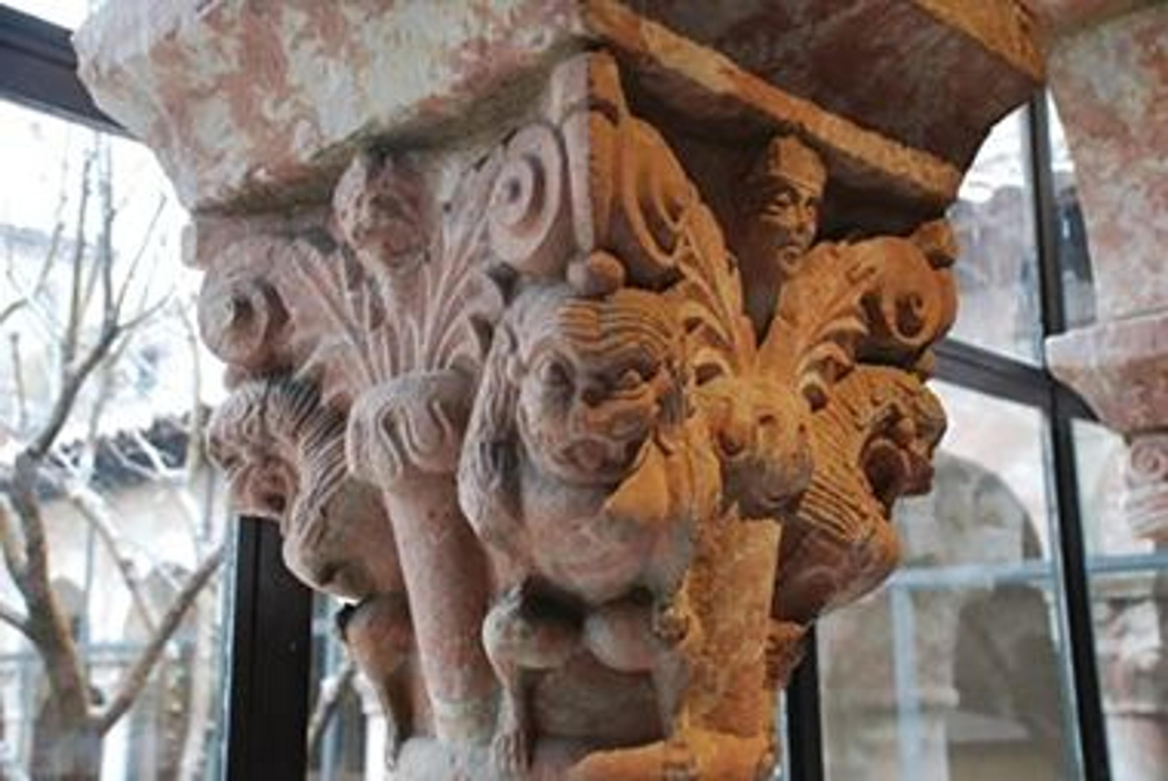 Capital from the Cuxa Cloister with stylized lions and date palms