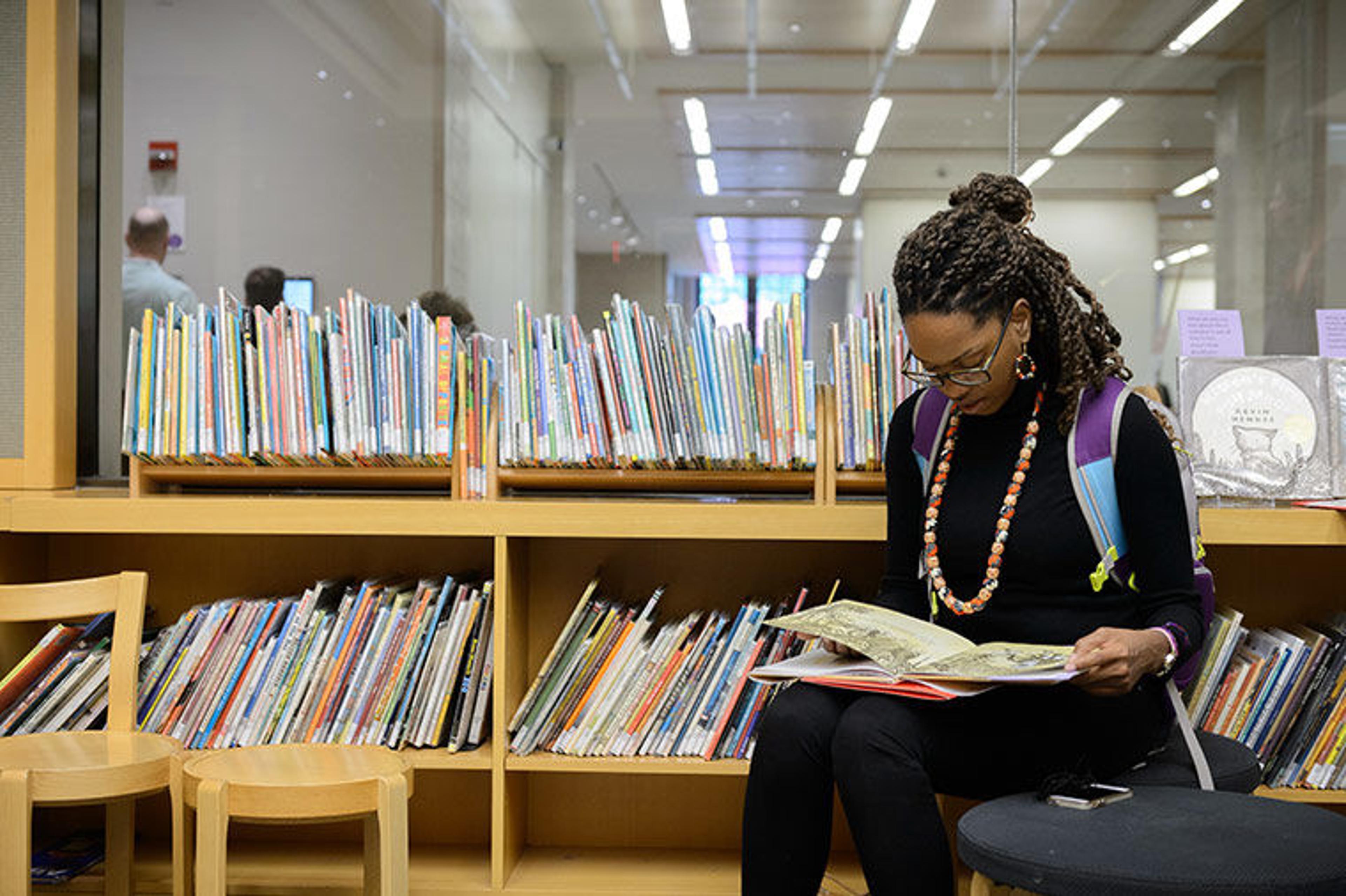 Nolen Library reader