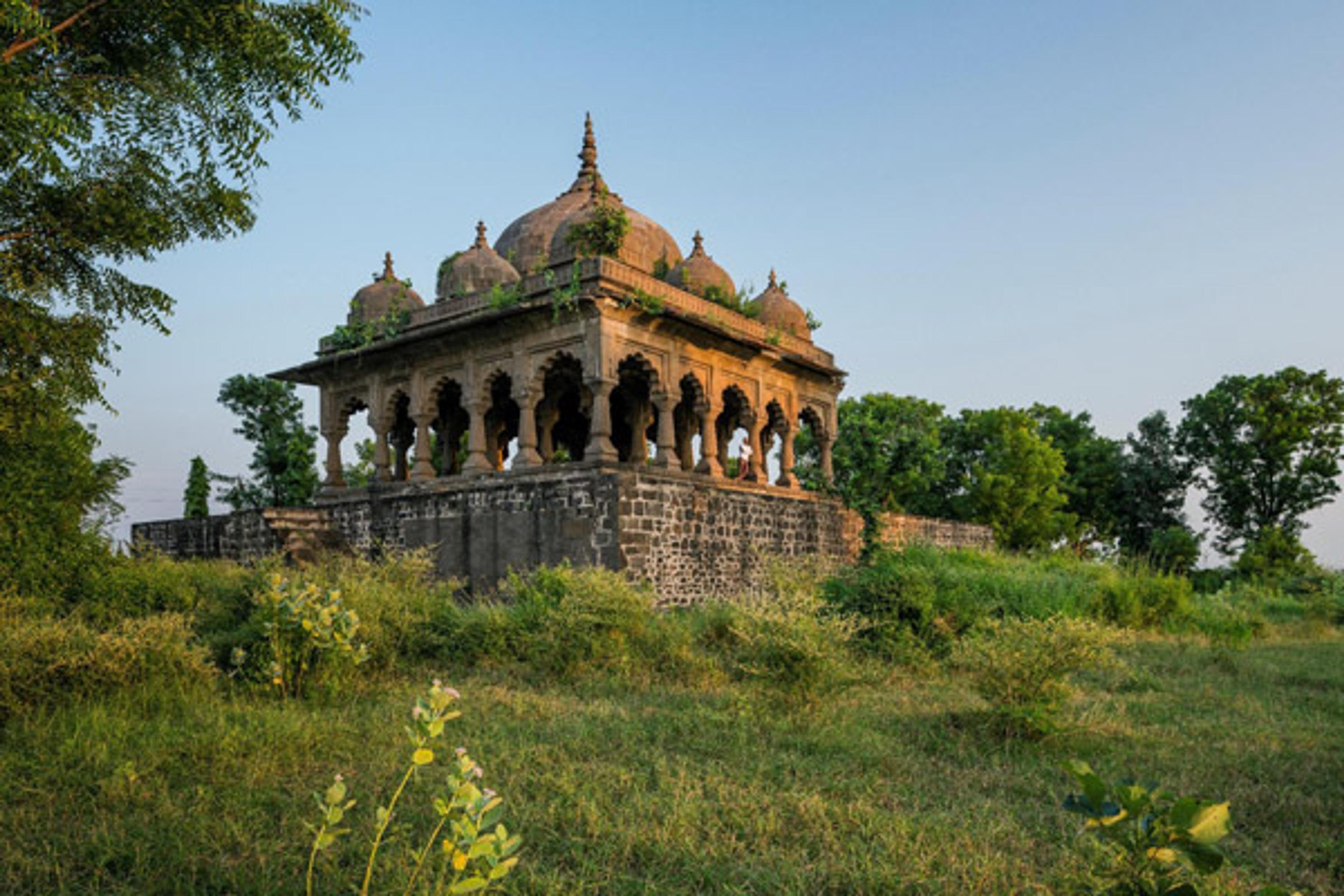 Raja ki Chhatri (King's Memorial), Tomb of Mirza Raja Jai Singh I, Burhanpur, 1667. Photography © Antonio Martinelli