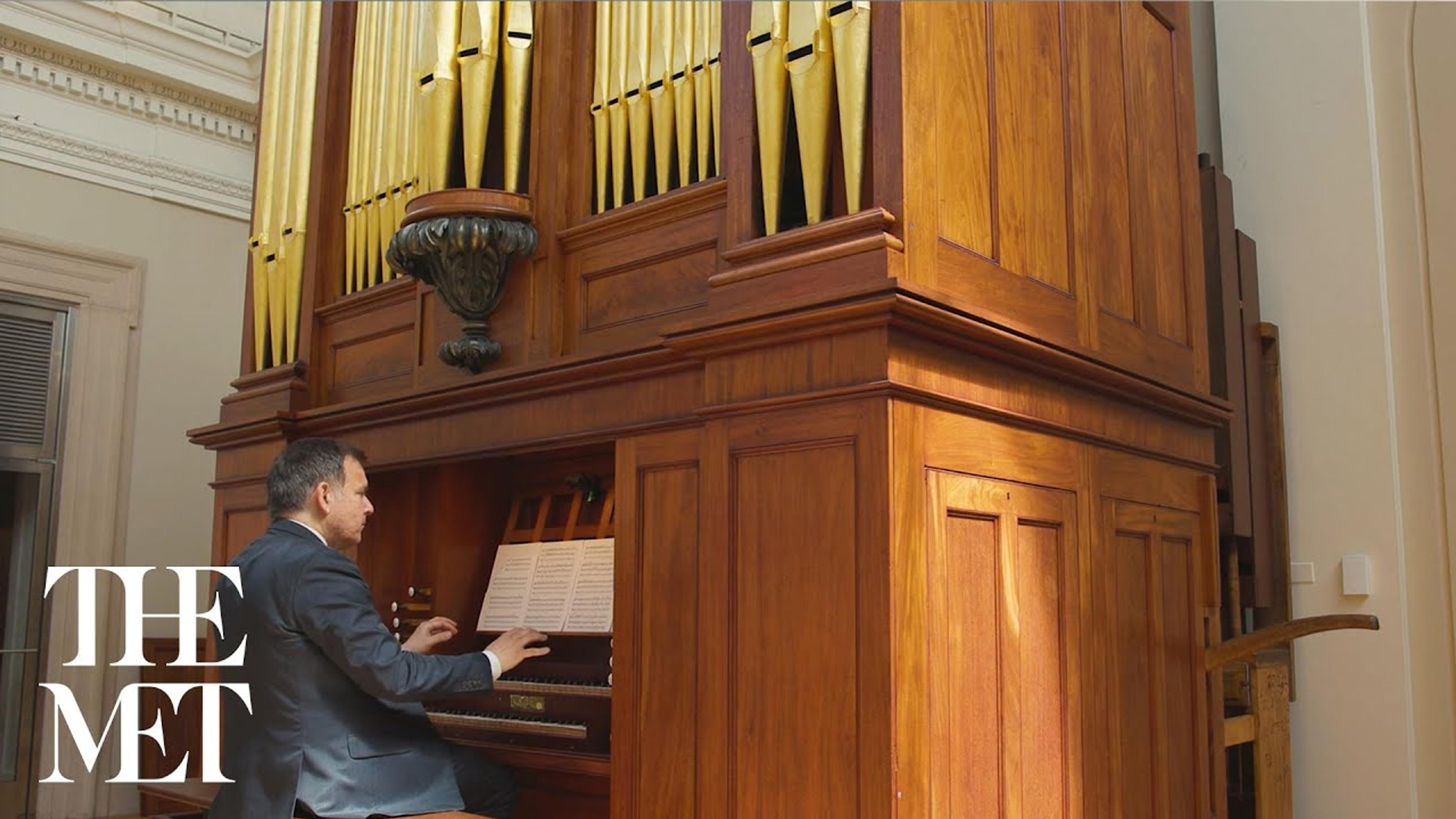Paolo Bordignon playing the organ.