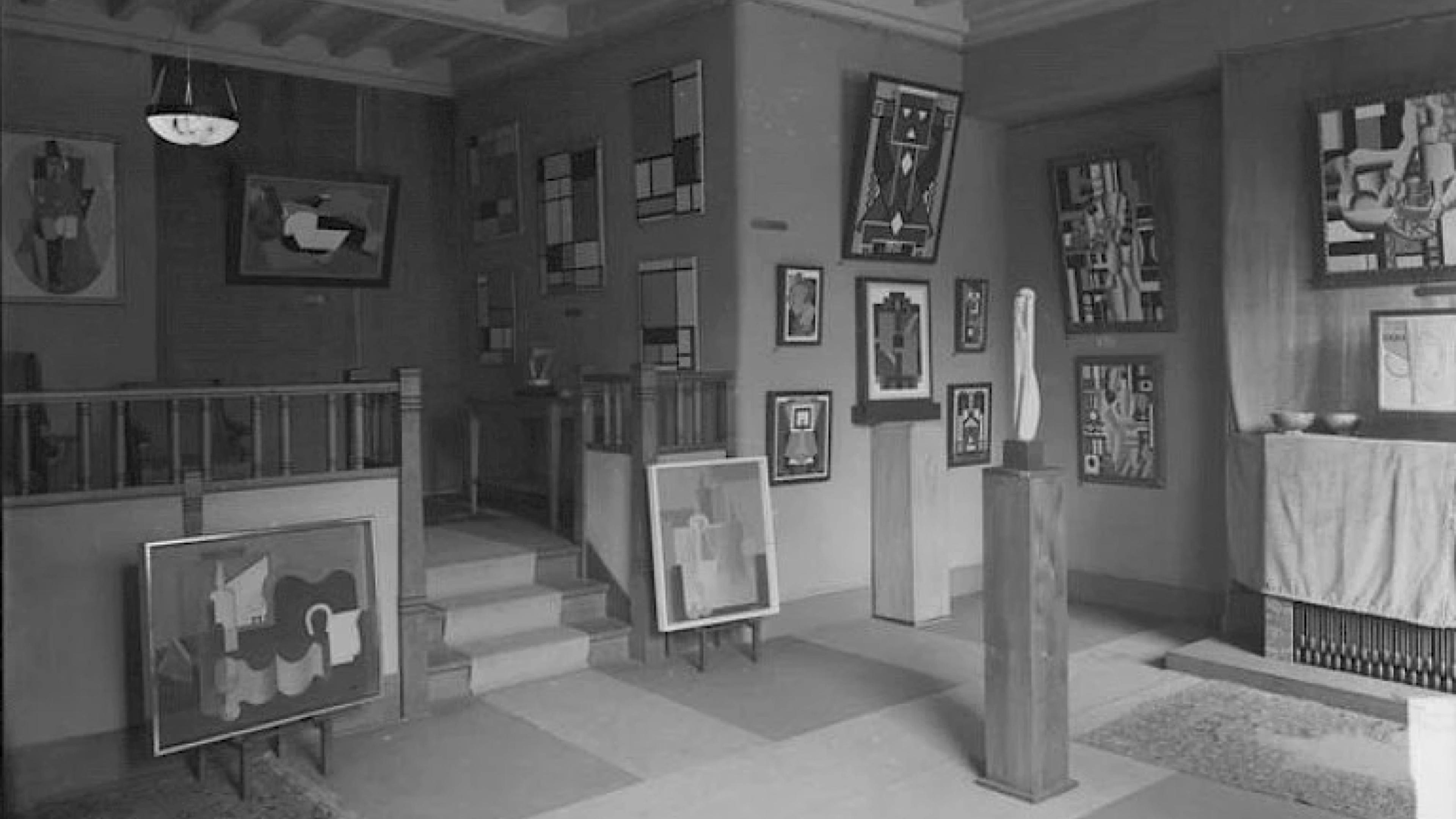 Archival image of the Paris gallery of Cubist art collector, Leonce Rosenberg