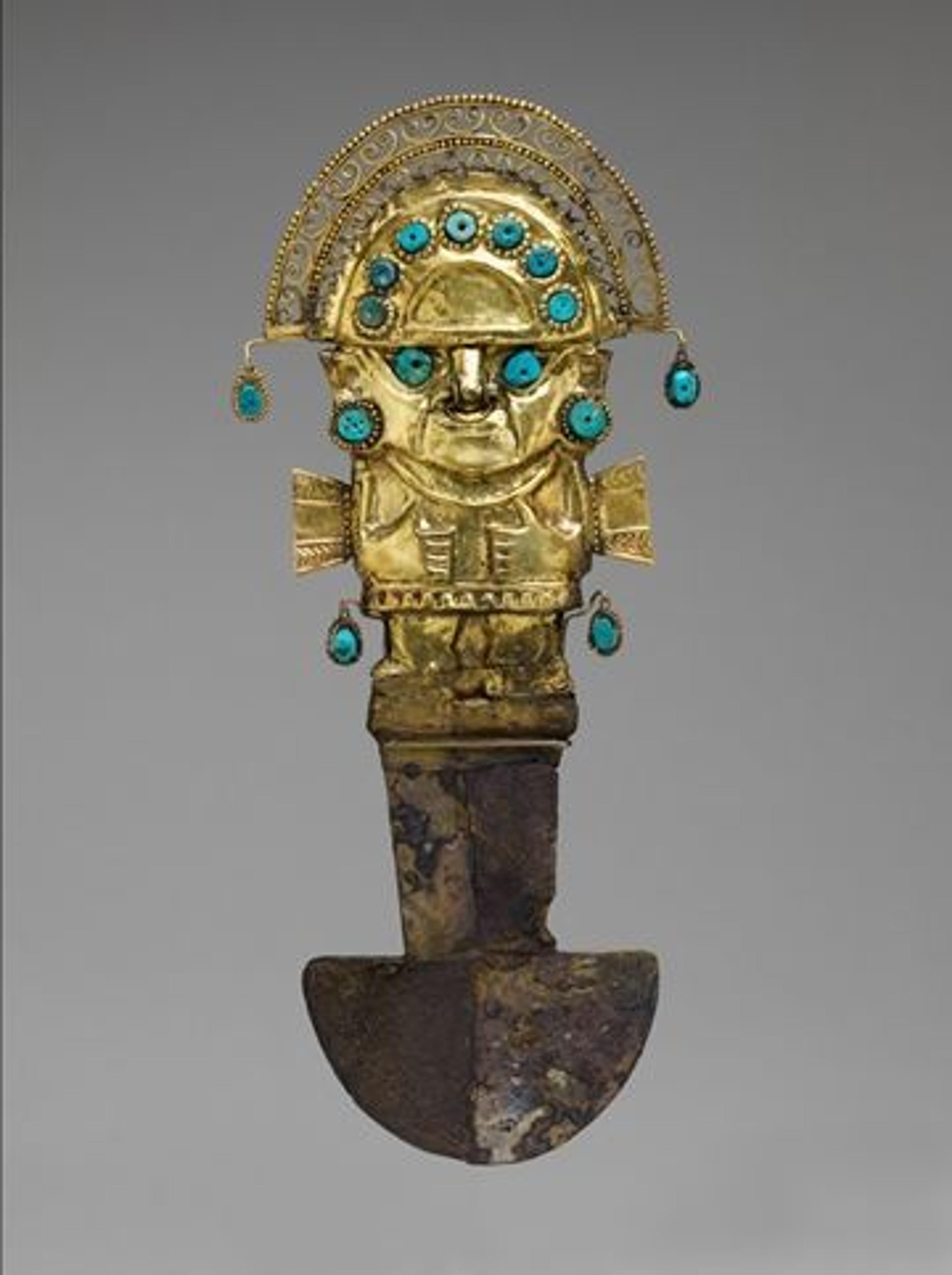 A gold and silver ceremonial knife from the ancient Americas