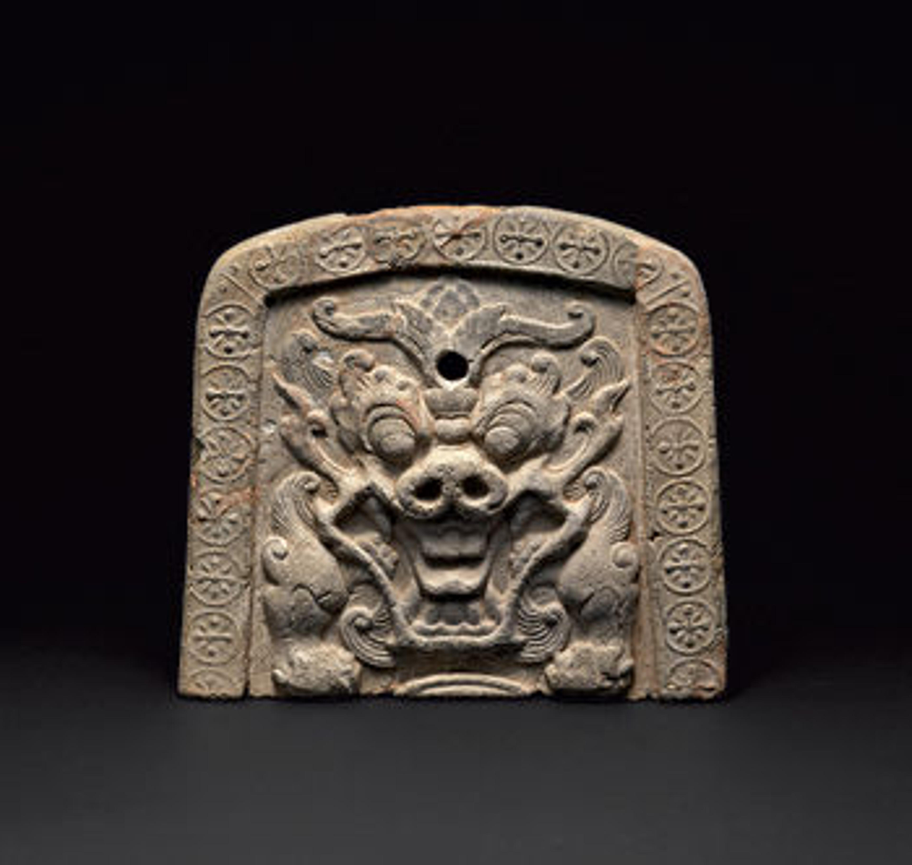 Roof Tile with Bestial Face